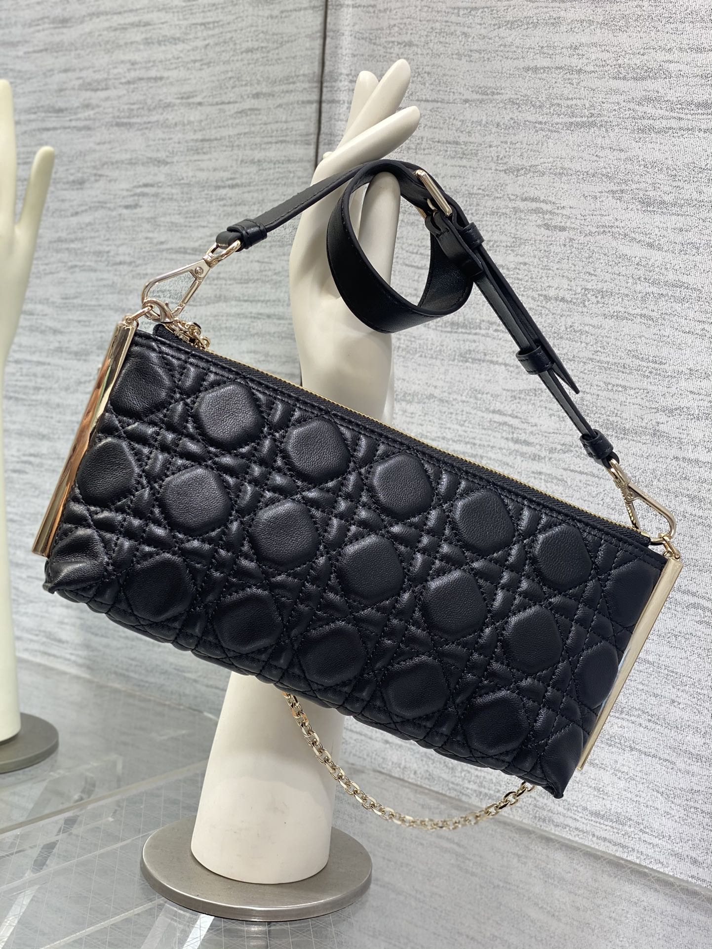 Gucci Blondie Zipper Wallet Black 725216 UXX0G 1000 詳細画像 2