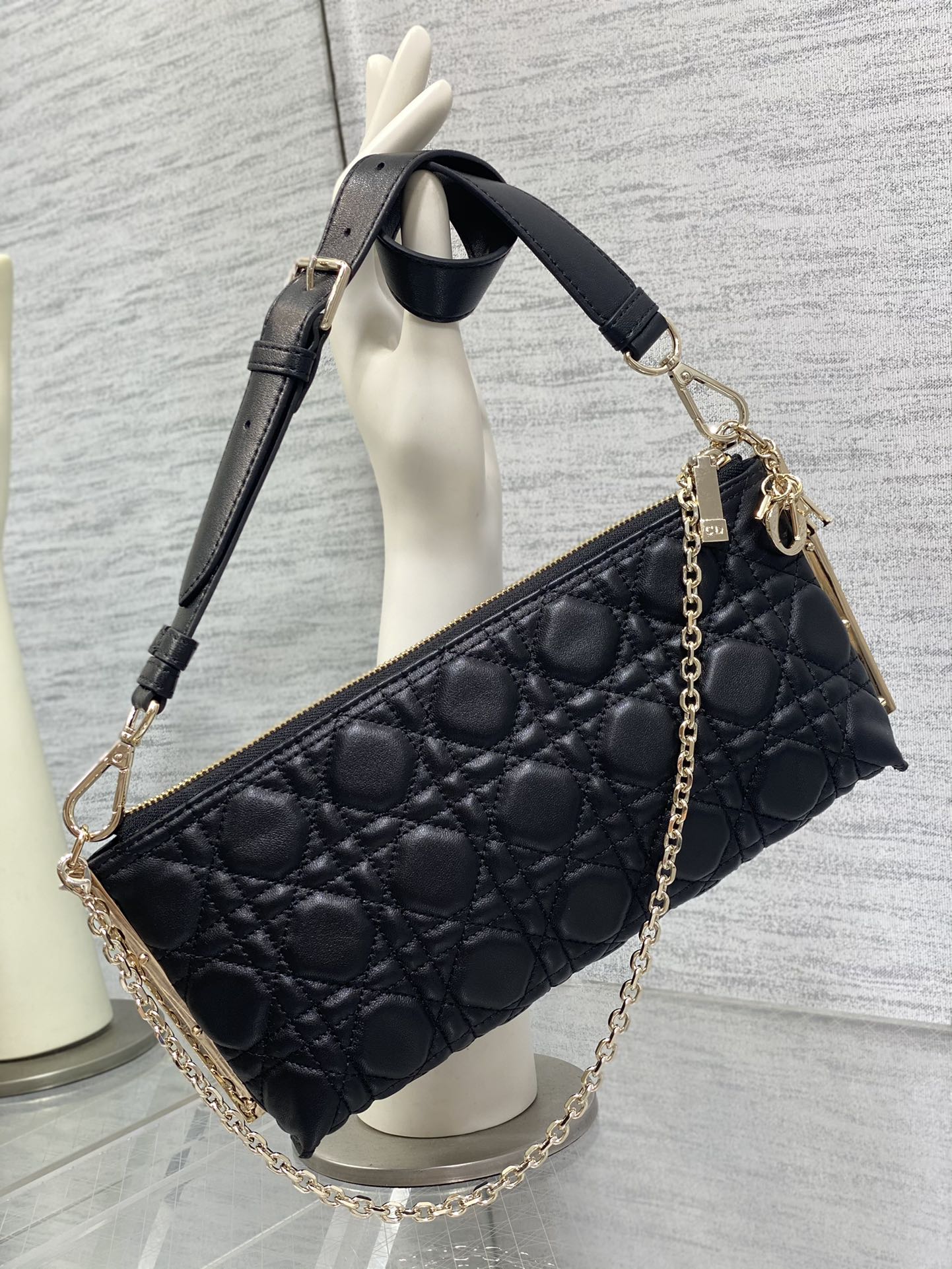 Gucci Blondie Zipper Wallet Black 725216 UXX0G 1000 詳細画像 3
