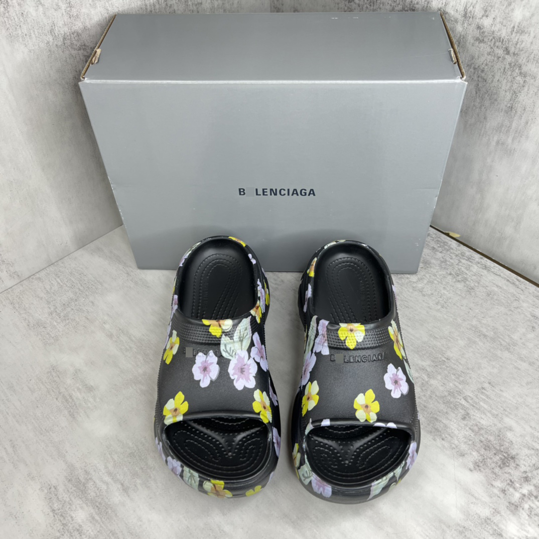 ×クロックスプールスライドサンダル グレーフラワー 677389W1S8G6556 詳細画像 1
