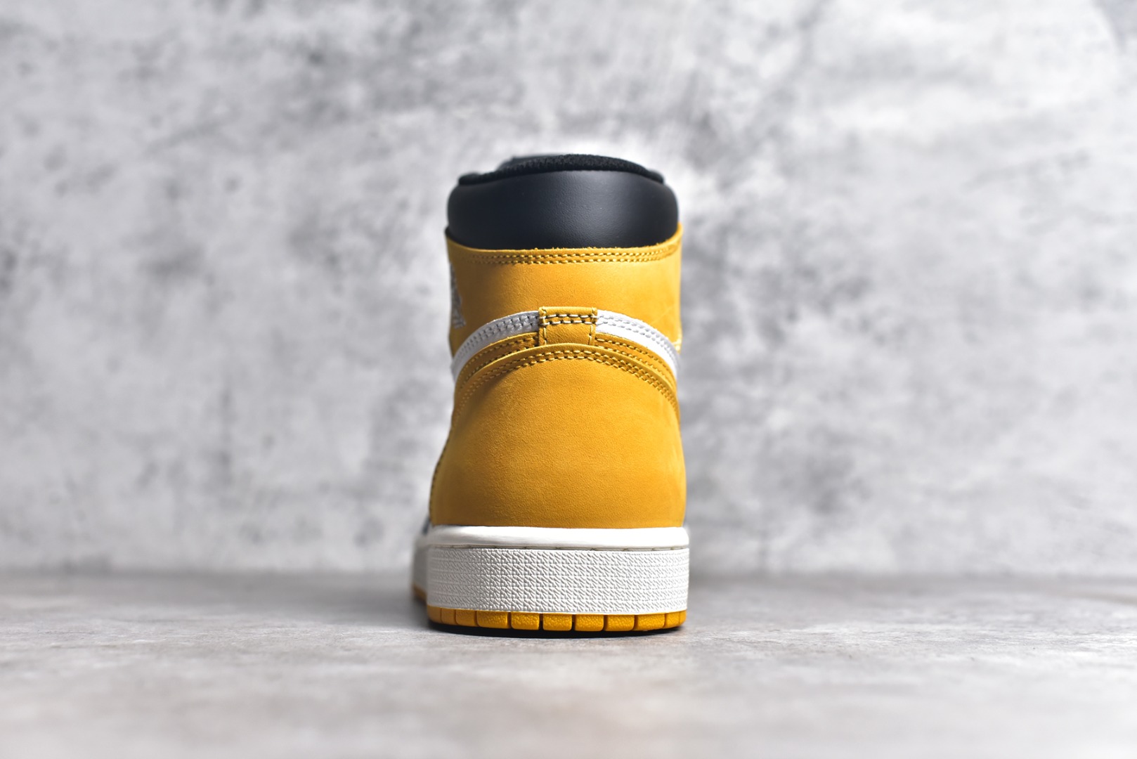 ナイキ エアジョーダン1レトロハイOG「Yellow Ochre」(DT) 555088-109 詳細画像 3