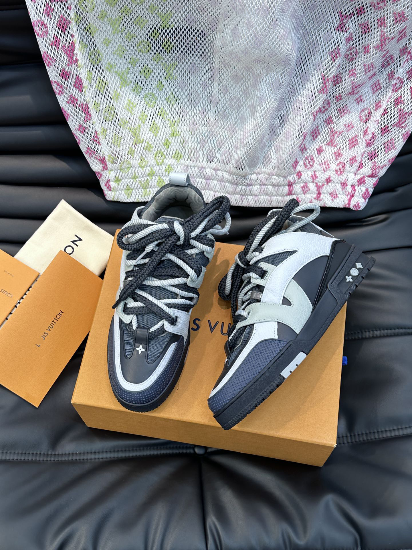 ルイヴィトンLV スケートスニーカー 1ABZ40 詳細画像 1