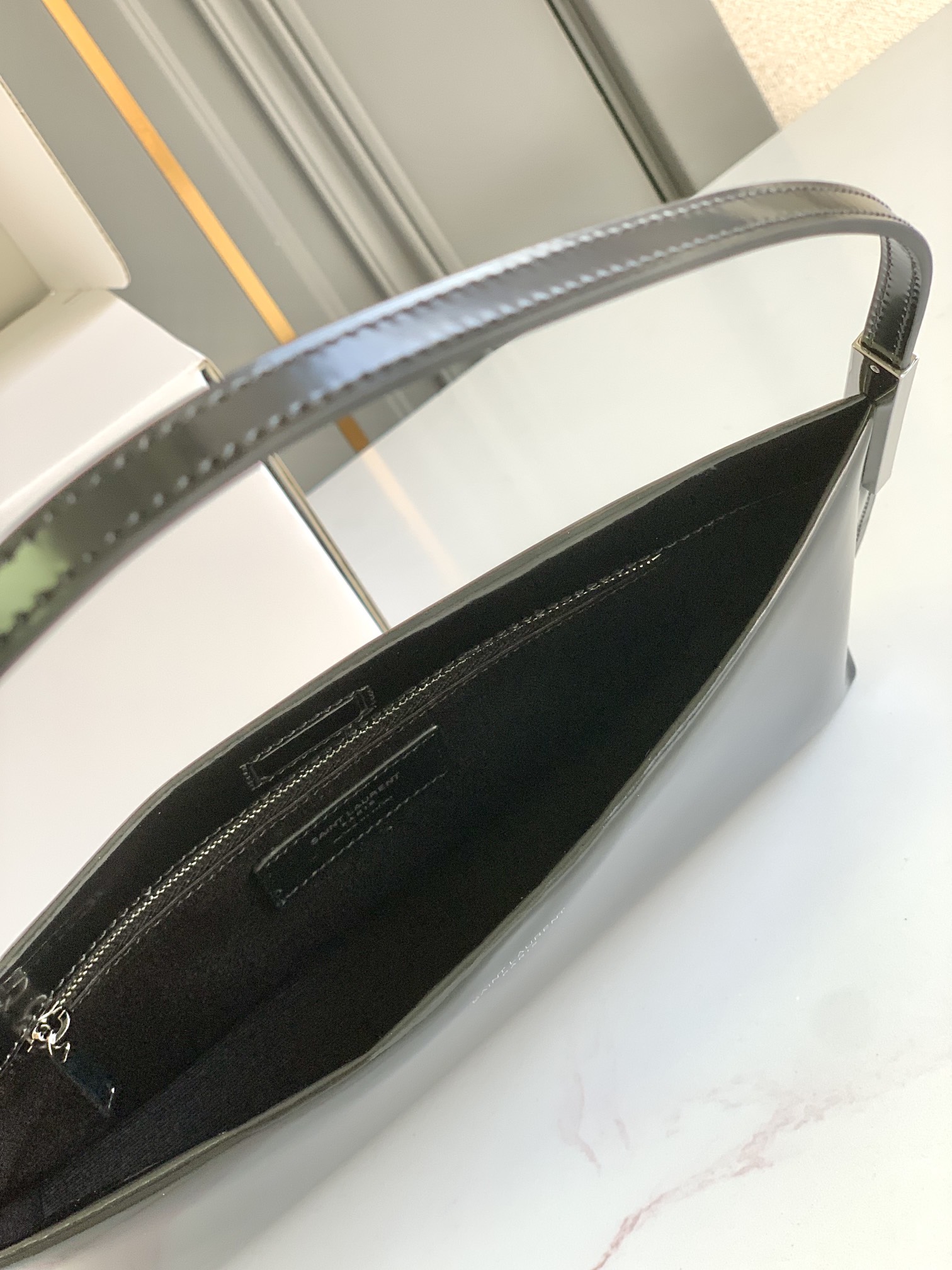 サンローラン スザンヌ レザー ショルダーバッグ 741637AAB9H 詳細画像 2