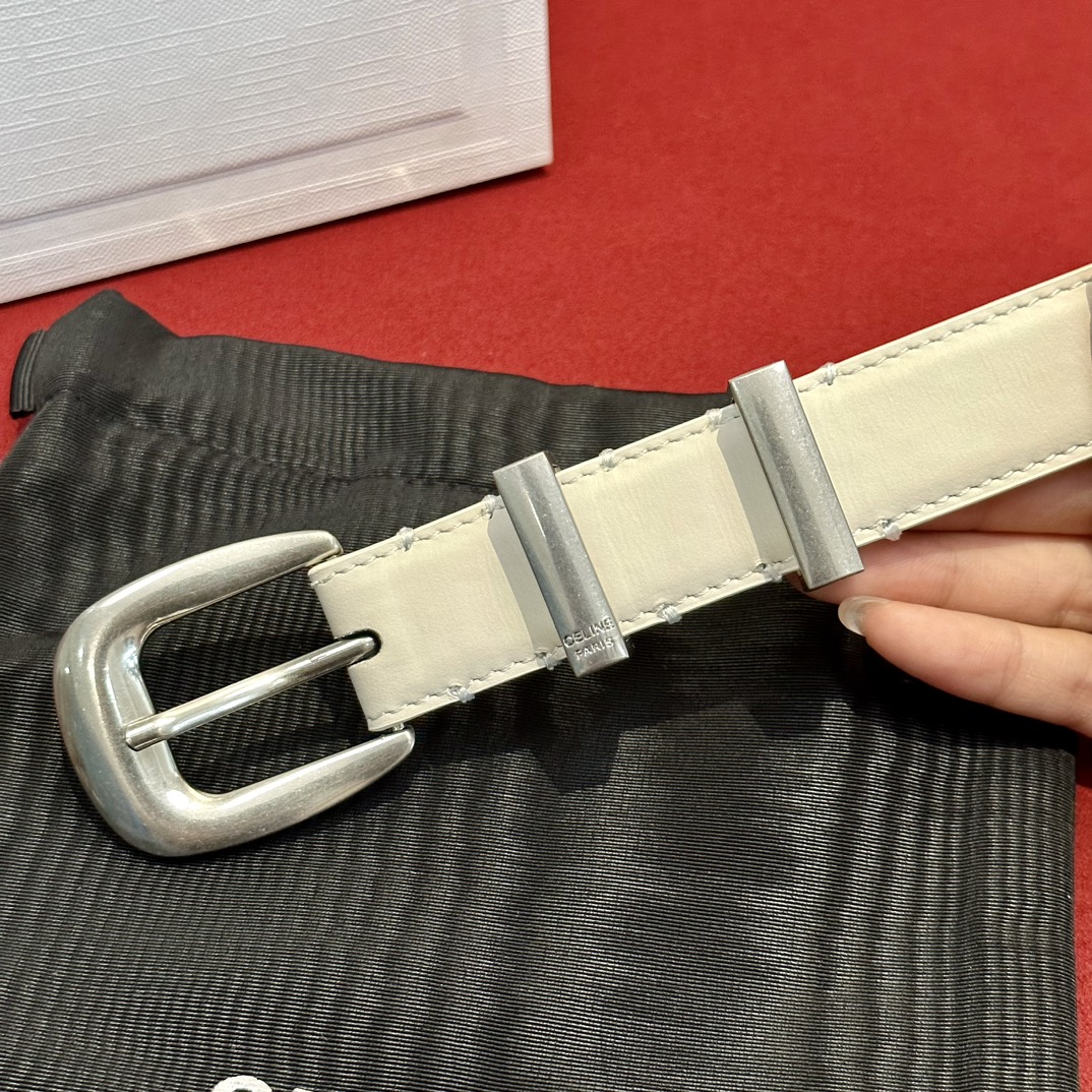 セリーヌ スモール ウエスタン ベルト スムース カーフスキン アークティック ホワイト 45BAE3B01.01HX (1.8CM) 詳細画像 1