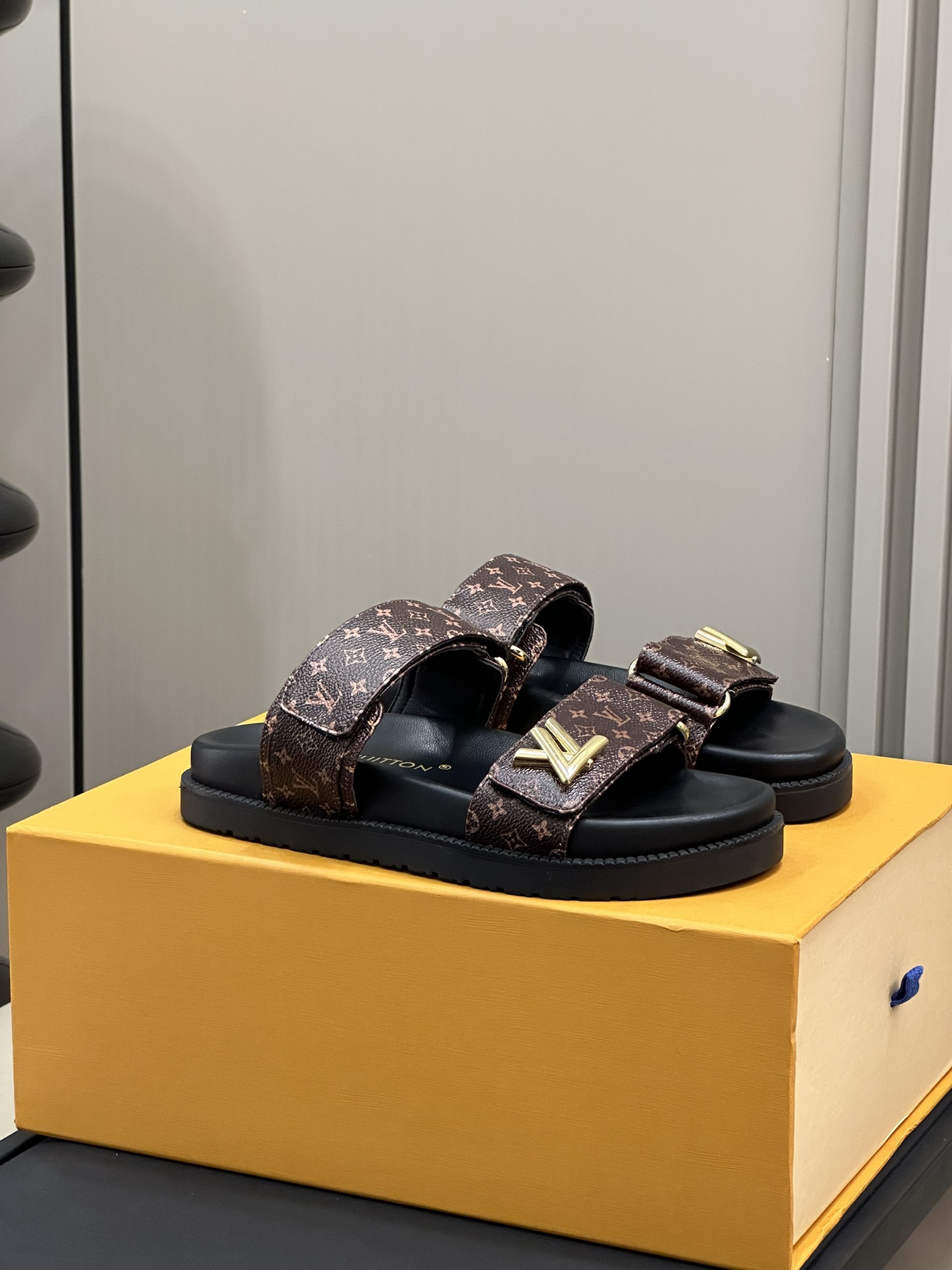 ルイヴィトン LV サンセット フラット コンフォート ミュール 1AD1HK 詳細画像 1