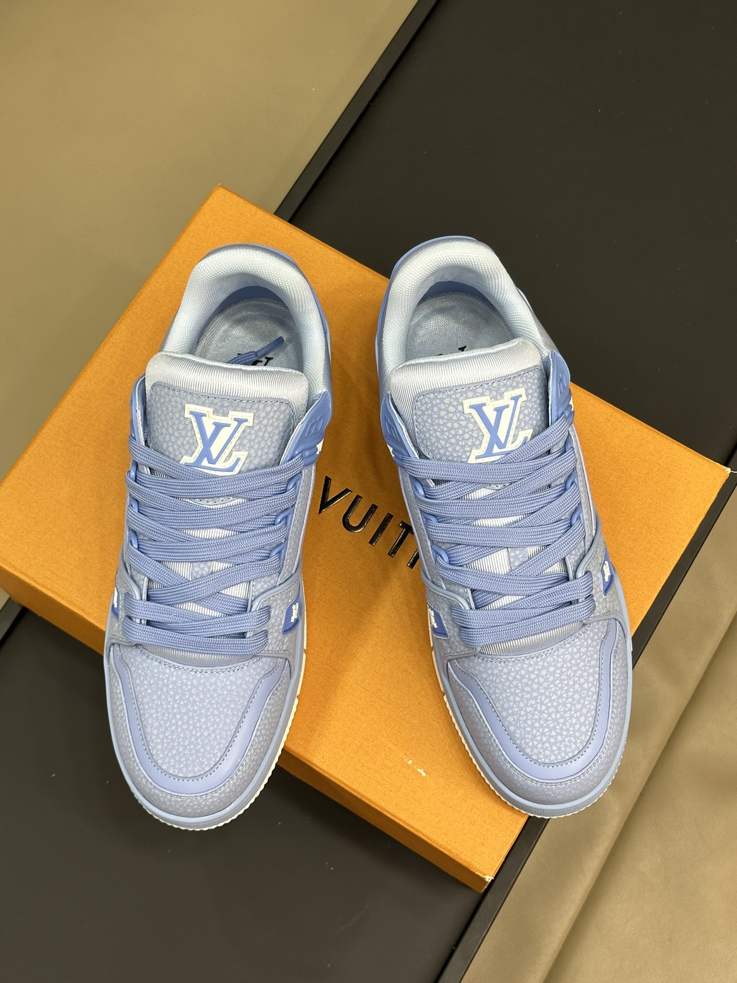 ルイヴィトン LV トレーナー スニーカー 1ACQ7B 詳細画像 3