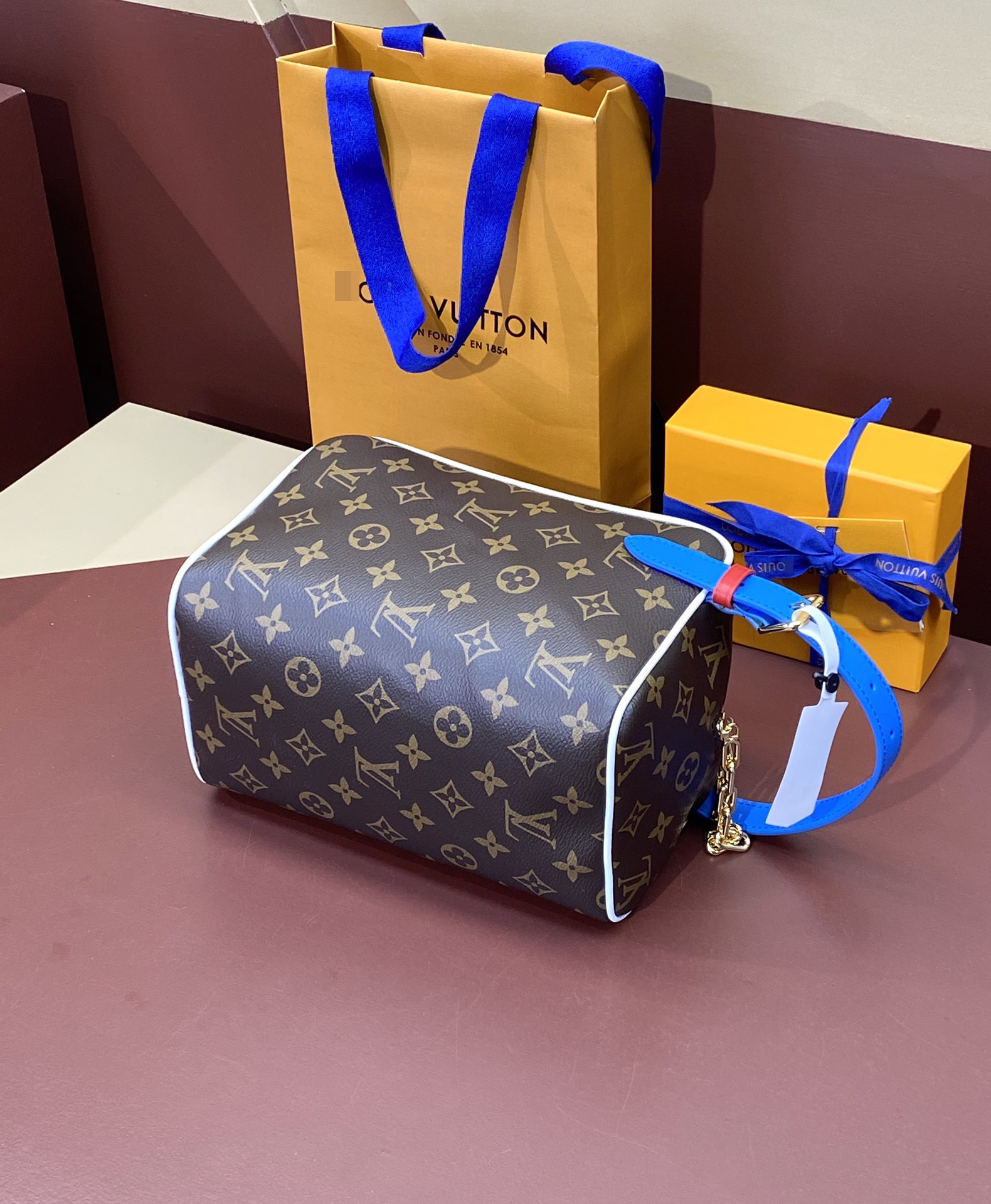 ルイ・ヴィトン LV×NBA クローク ドップキット ハンドバッグ M45588 詳細画像 2