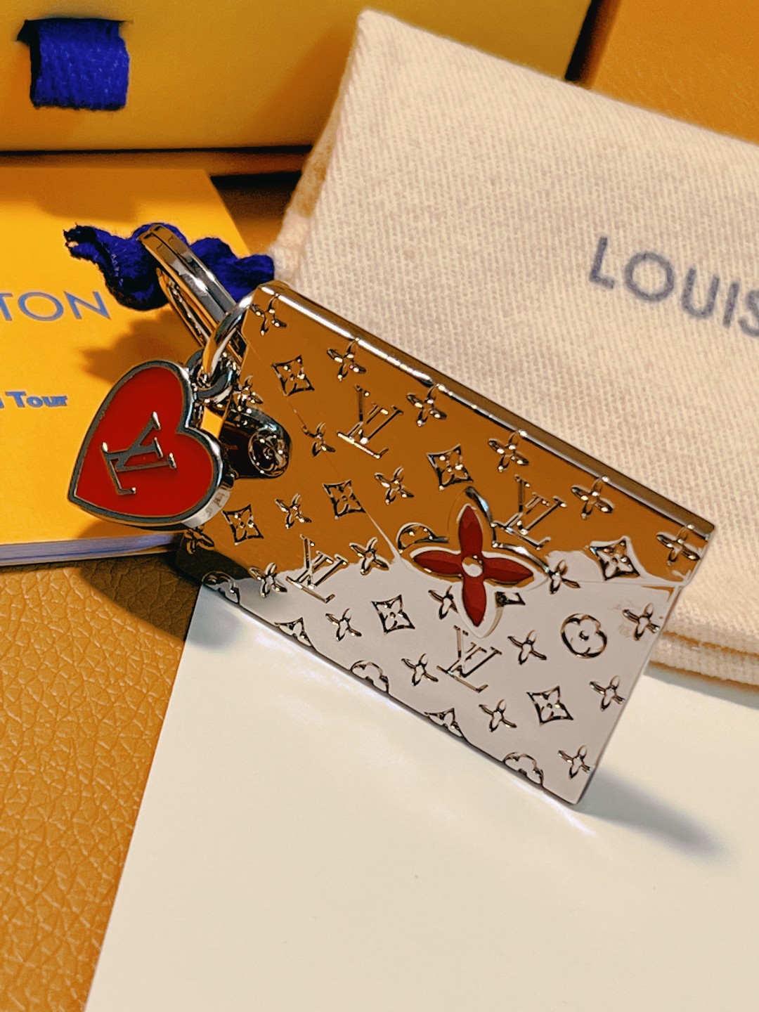 ルイヴィトン LV エンベロープ キーチェーン M01296 詳細画像 3