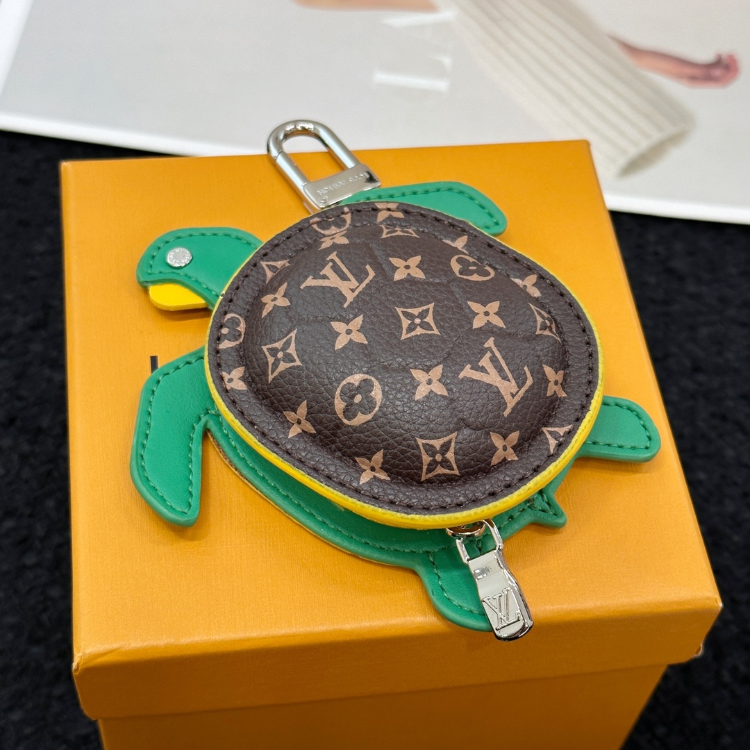 ルイ・ヴィトン タートルバッグキーホルダーペンダント 詳細画像 1