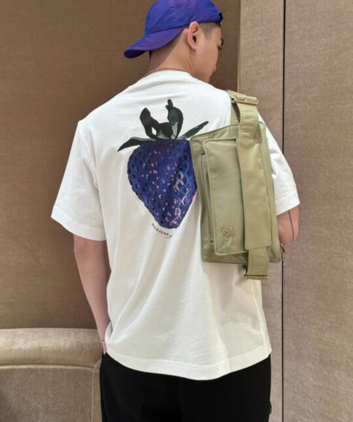 バーバリー トレンチコート ウエストバッグ 刺繍ロゴ入り 詳細画像 1