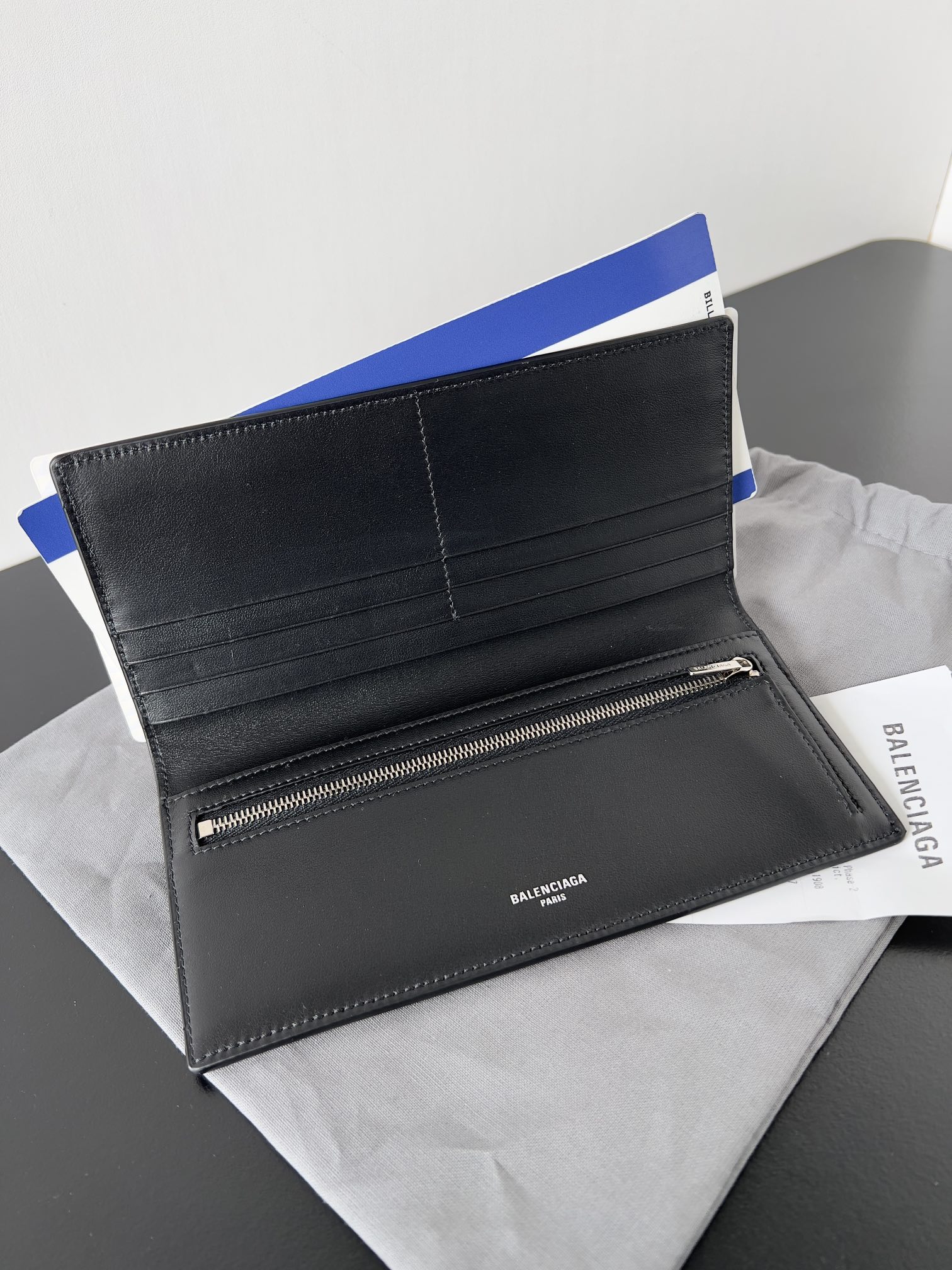バレンシアガ パスポート ロングウォレット 2チケット ダークレッド 7877772AA3R6027 詳細画像 3