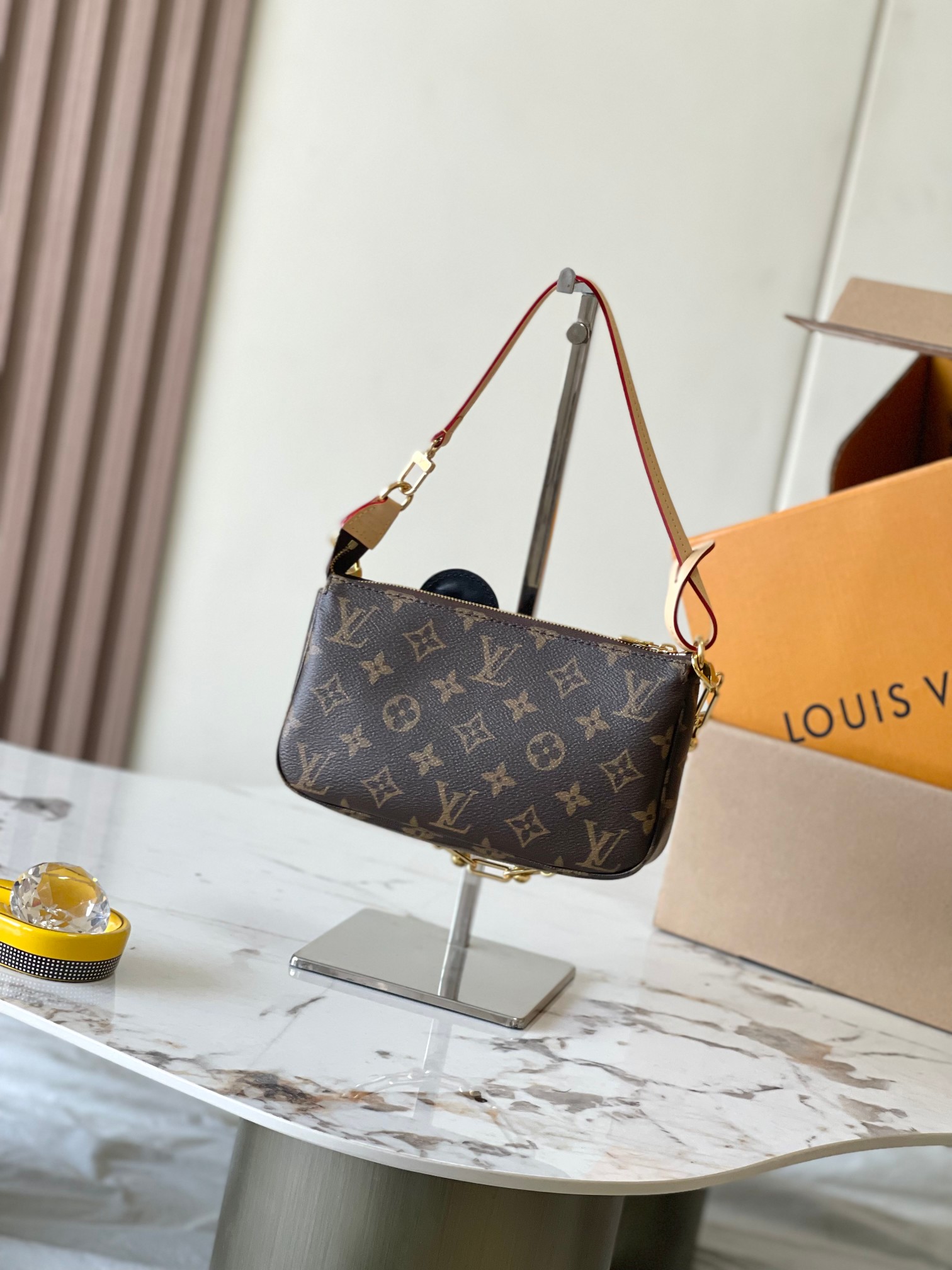 ルイヴィトン LV × TM ポシェット アクセサリー M13440 詳細画像 3
