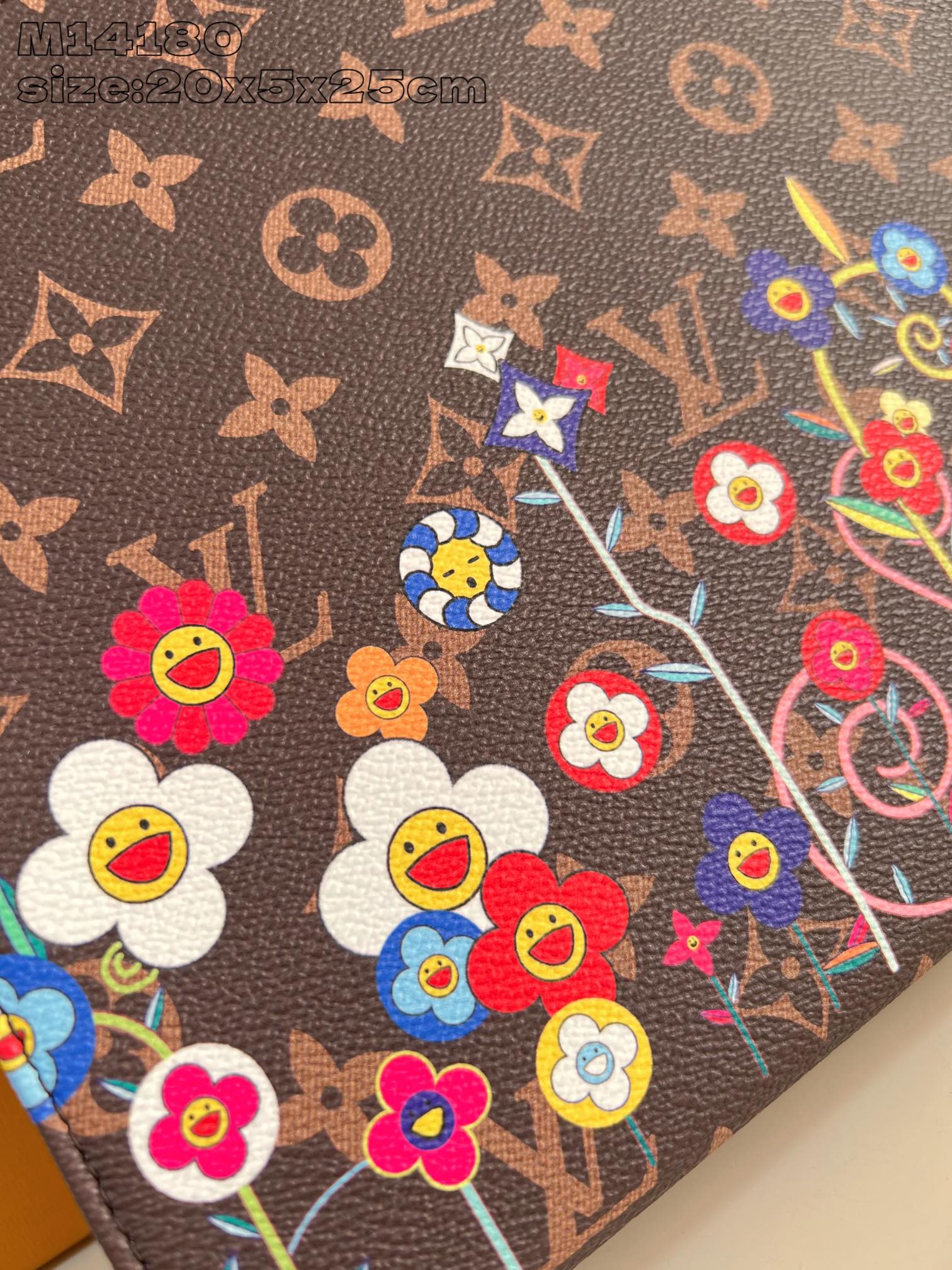 ルイヴィトン LV x TM トイレタリーポーチ その他 モノグラムキャンバス M14180 詳細画像 2