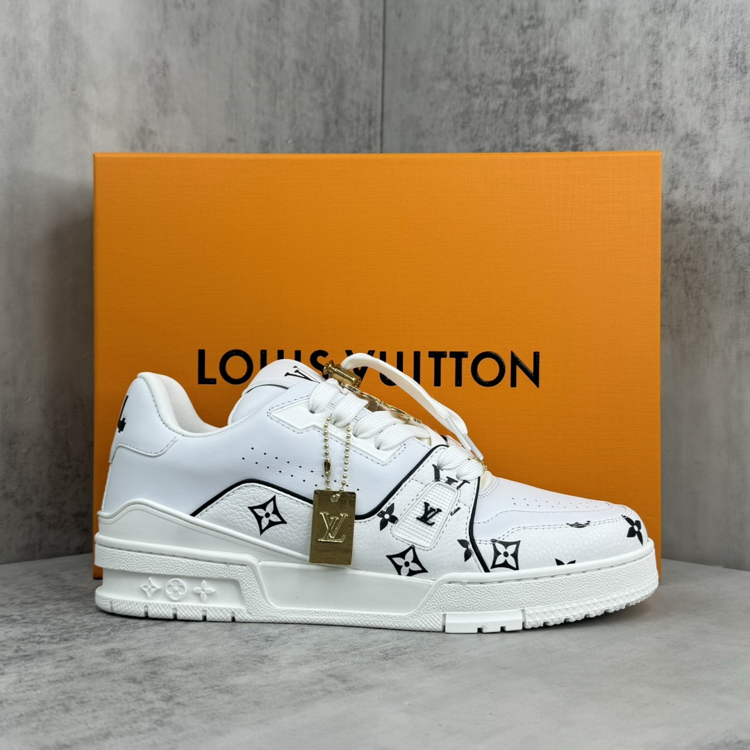 ルイ・ヴィトン LV トレーナー スニーカー 1AHTOR 詳細画像 1