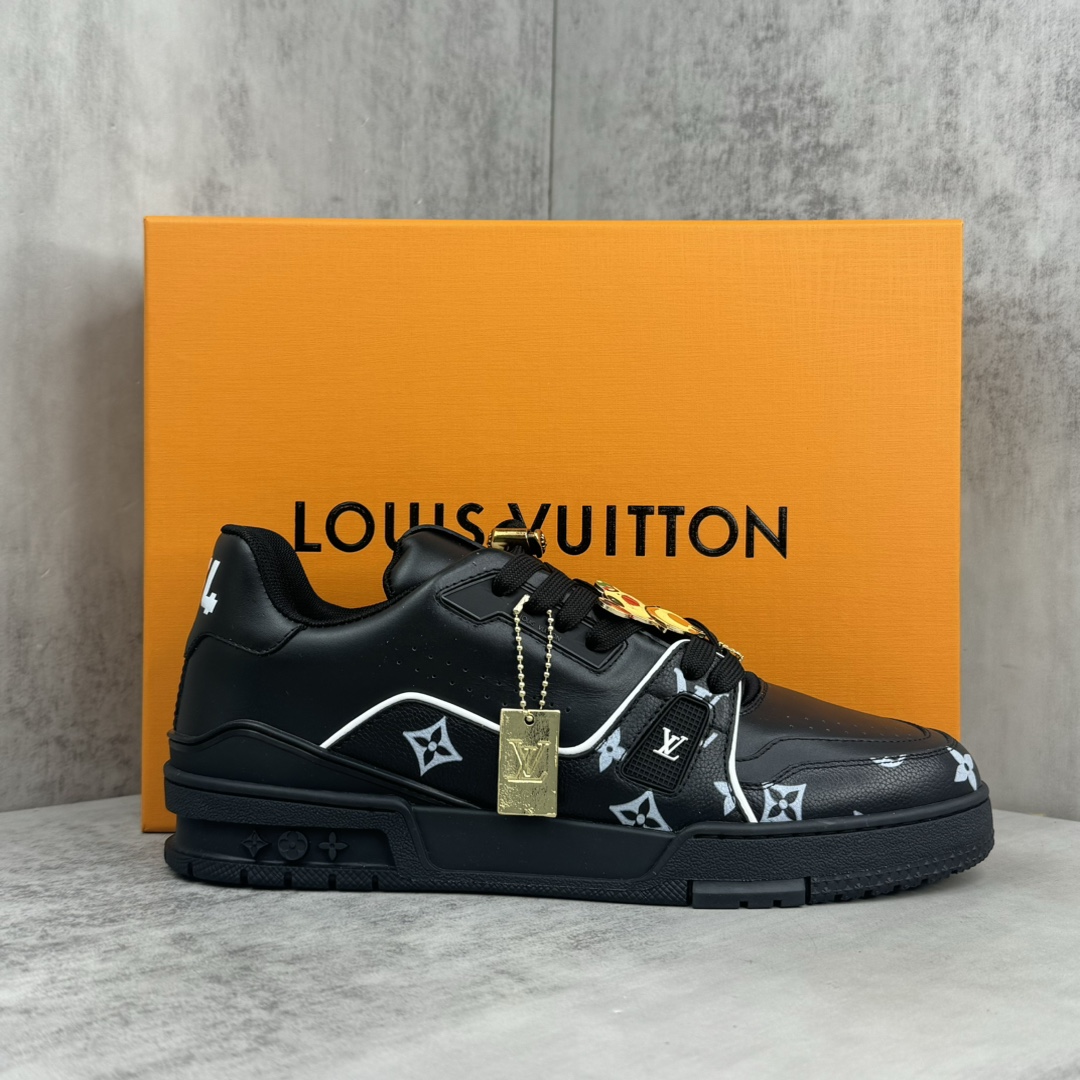 ルイ・ヴィトン LV トレーナー スニーカー 1AHTO8 詳細画像 1