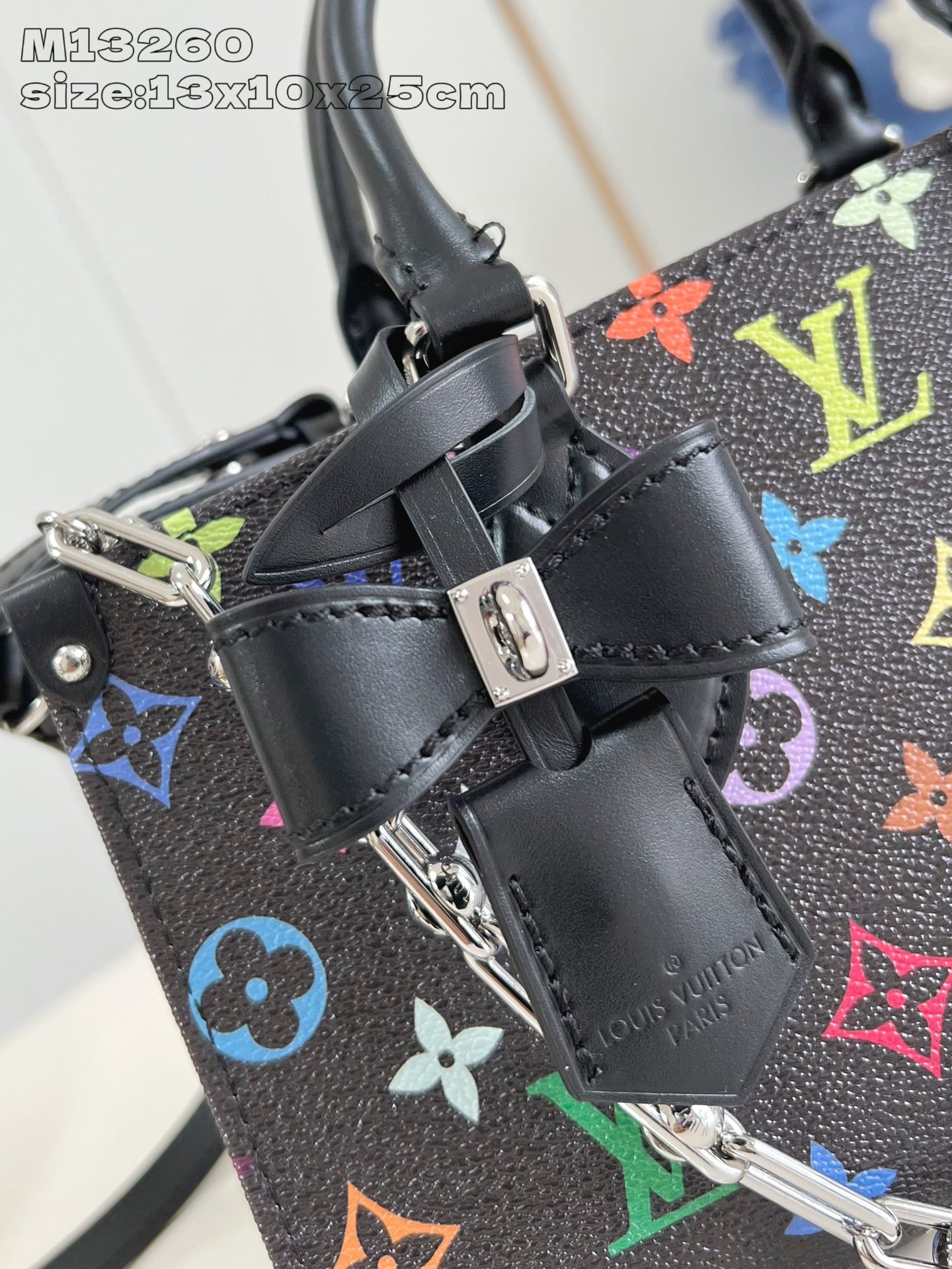 ルイ・ヴィトン LV × TM オンザゴー イースト ウェスト チェーン アザー モノグラム キャンバス M13260 詳細画像 2