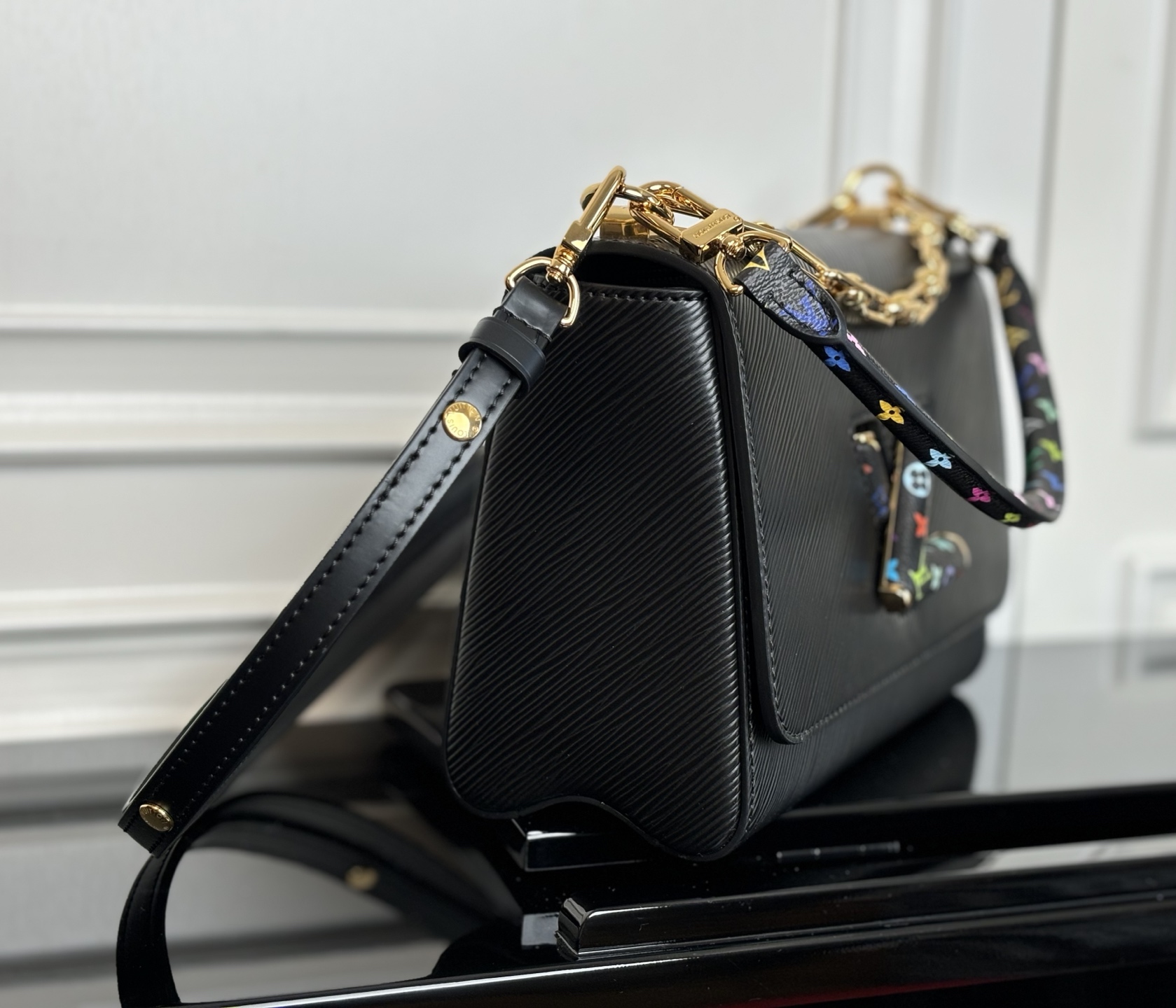 ルイ・ヴィトン LV × TM ツイスト MM M13243 詳細画像 2