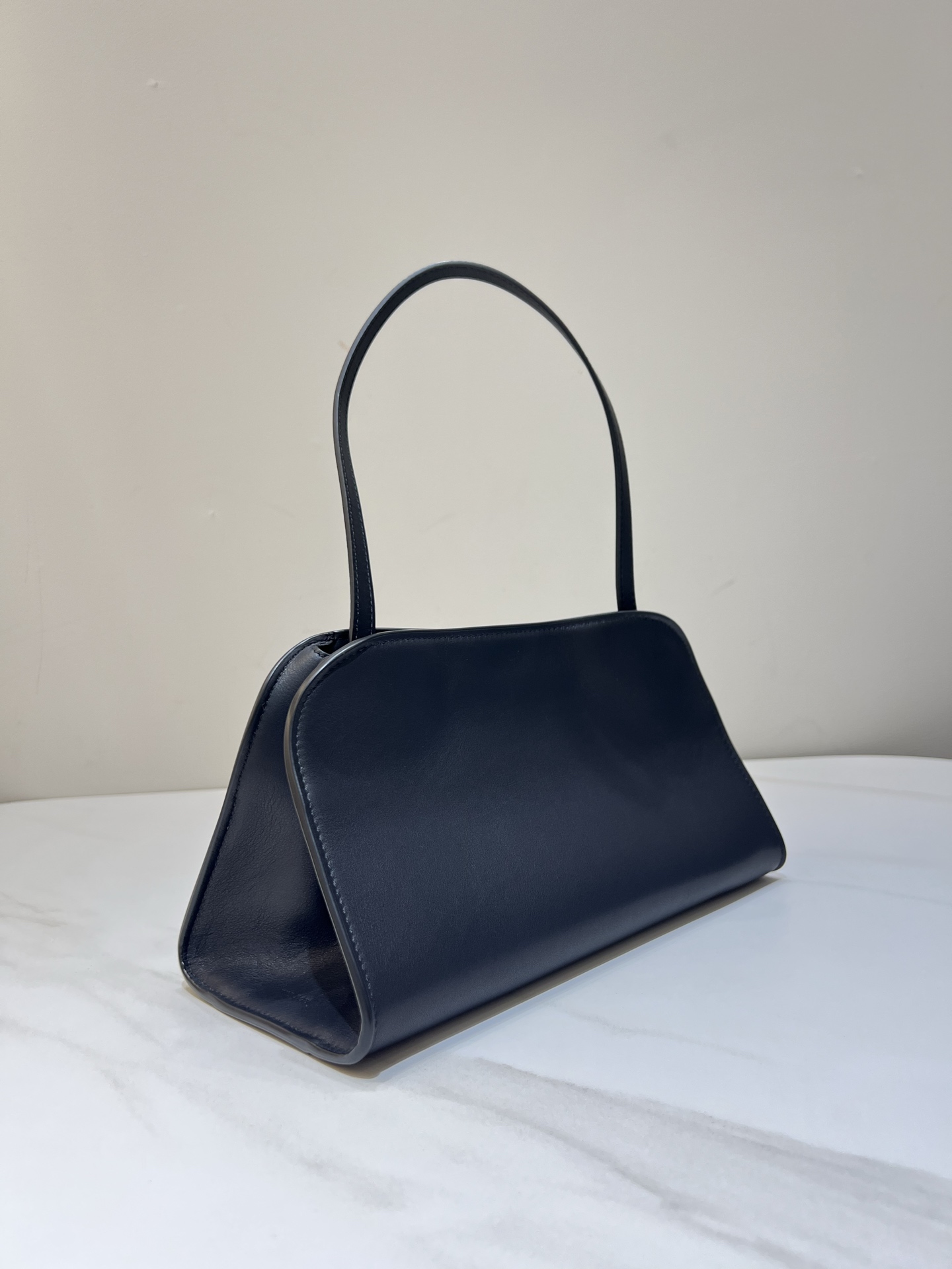 ザ・ロウ ペギー クラッチ ブラック W1774L72BAS 詳細画像 2