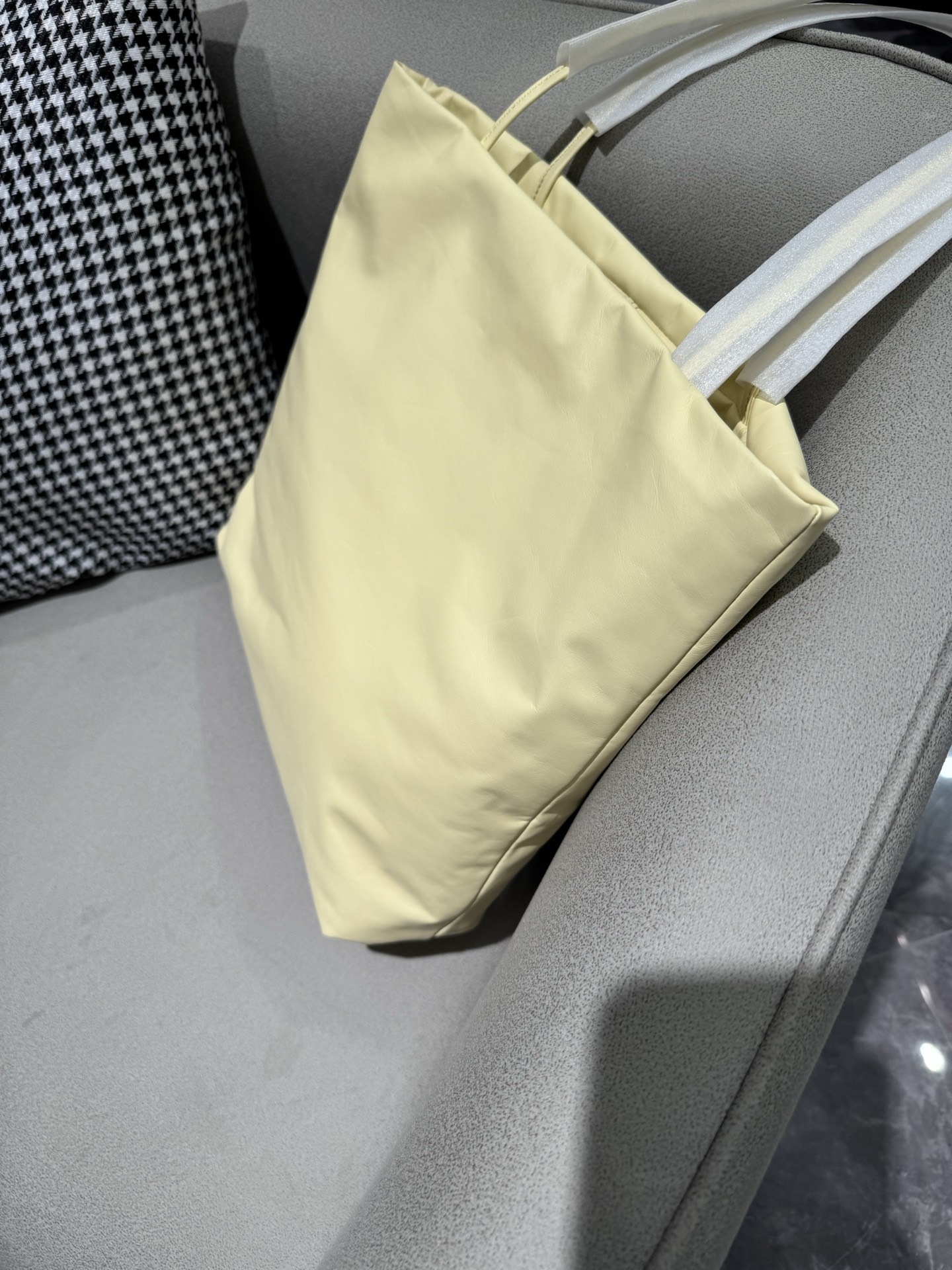 ザ・ロウ ピム レザー トート バッグ W1665L100LTY 詳細画像 2