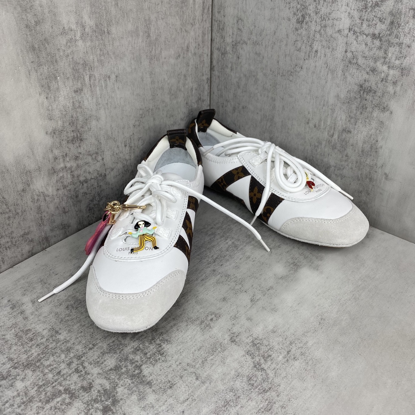 ルイ・ヴィトン LV スニーカー 1AHNC6 詳細画像 2