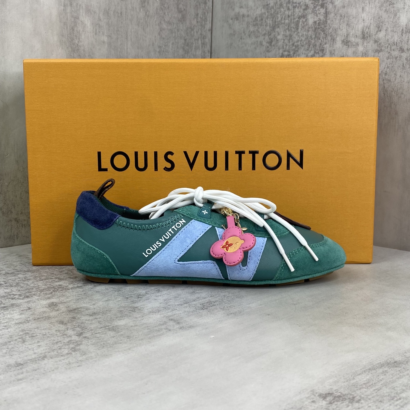 ルイ・ヴィトン LV スニーカー 1AHNDW 詳細画像 1