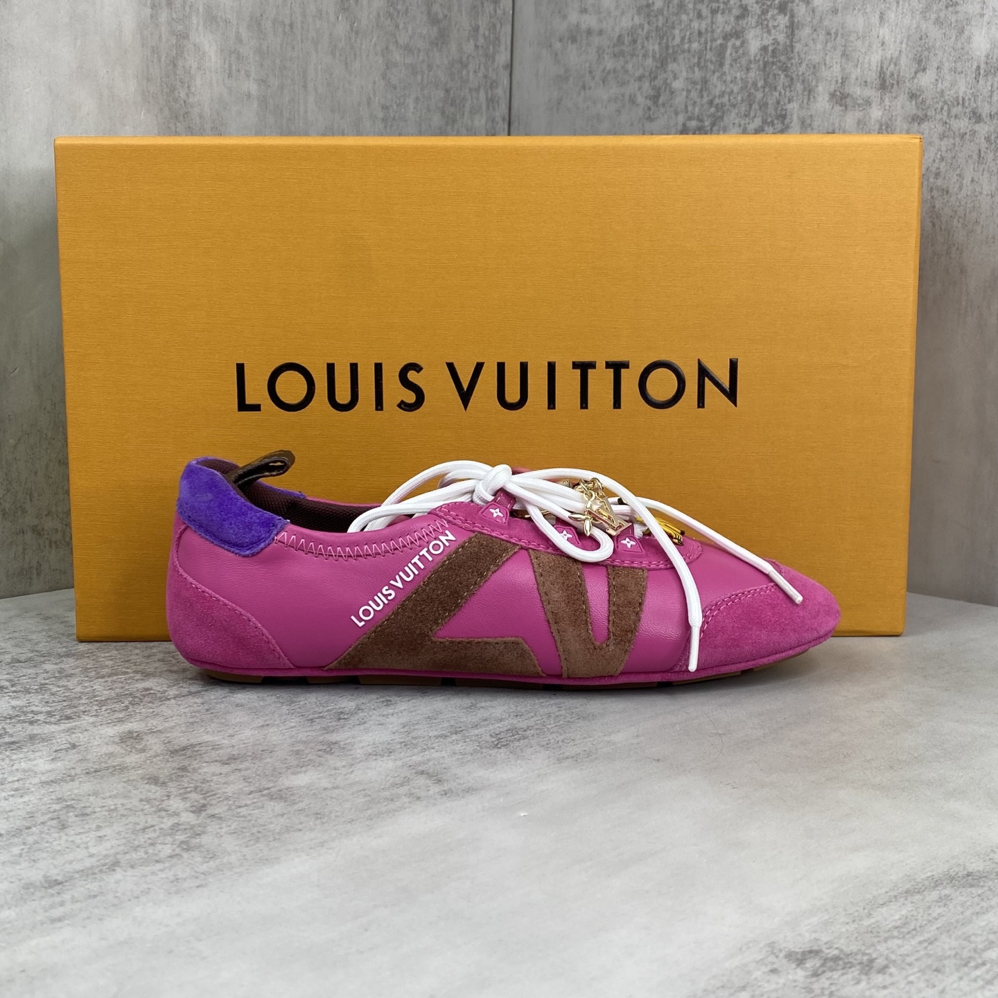 ルイ・ヴィトン LV スニーカー 1AHNEC 詳細画像 1