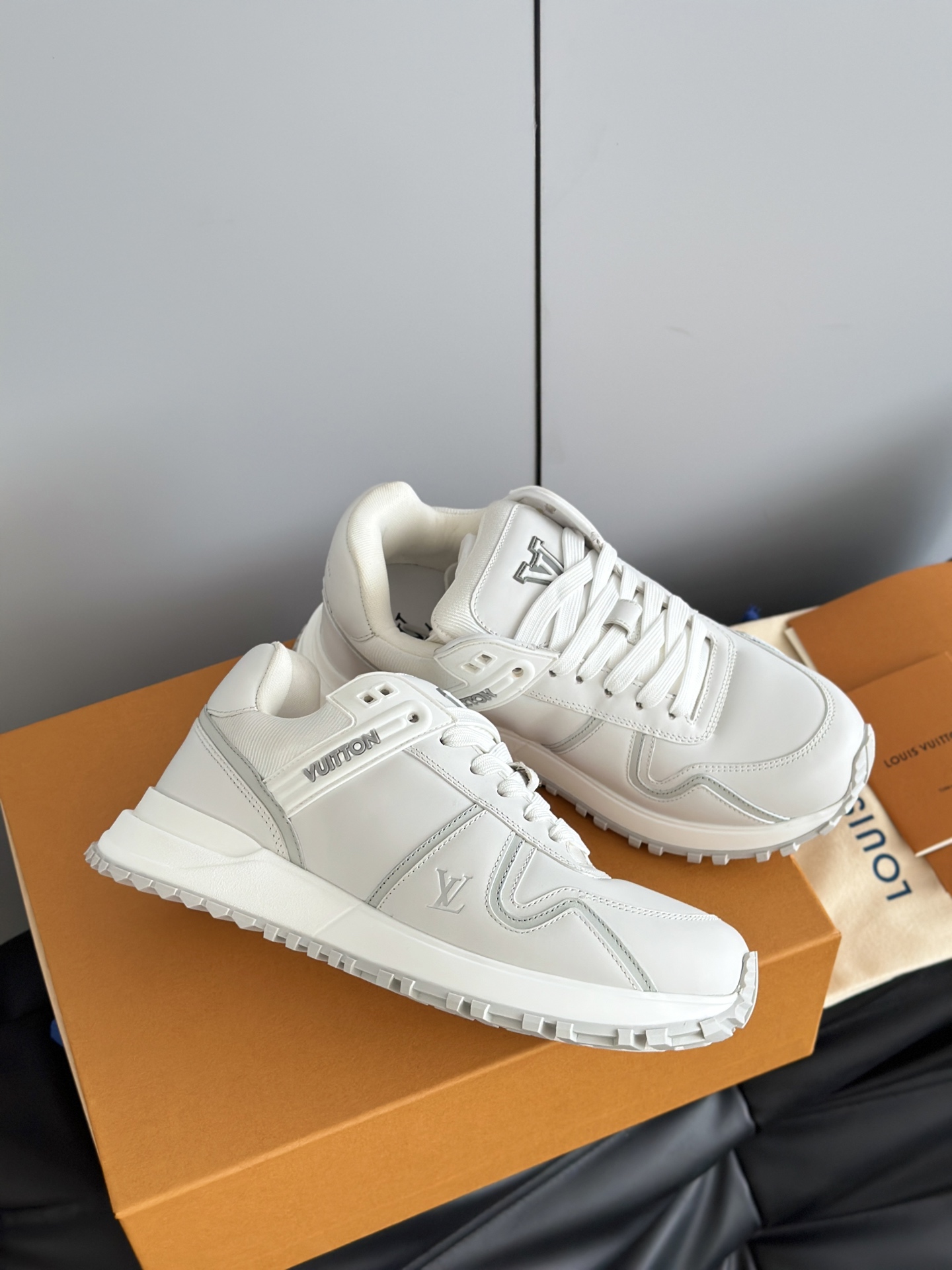 ルイ・ヴィトン ランナウェイ マキシスニーカー 1AHSRN 詳細画像 3