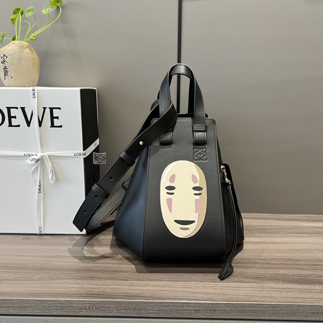 ロエベ x 千と千尋の神隠し カオナシ スモール ハンモックバッグ 詳細画像 1