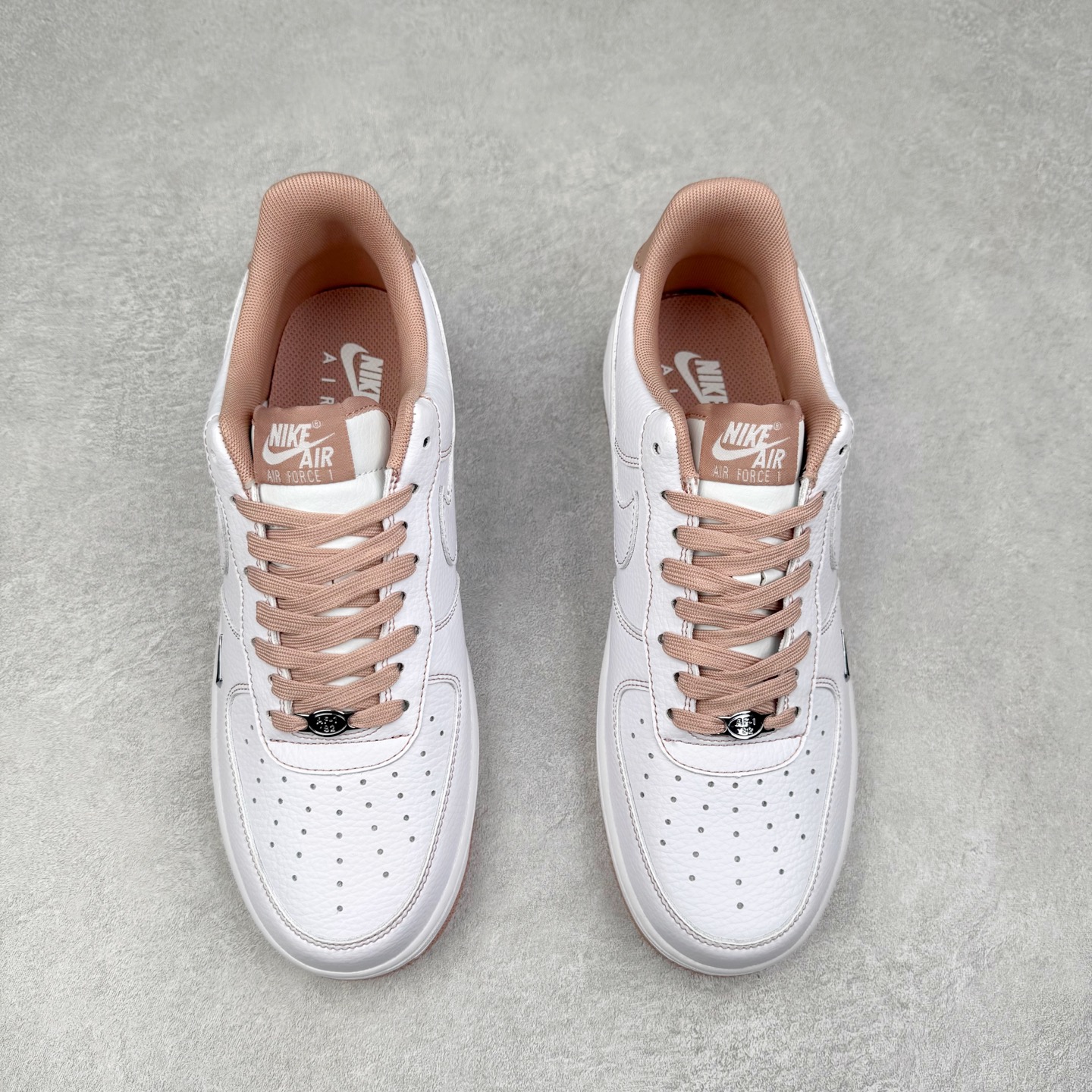 ナイキ エア フォース 1 '07 ミニ ジュエル IB6543-100（Gバージョン） 詳細画像 2