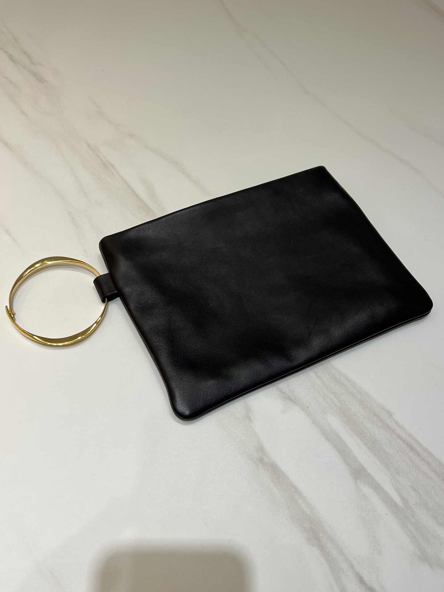 ザ・ロウ ジオ ブレスレット クラッチレザー ブラック W1793L148BAG 詳細画像 2
