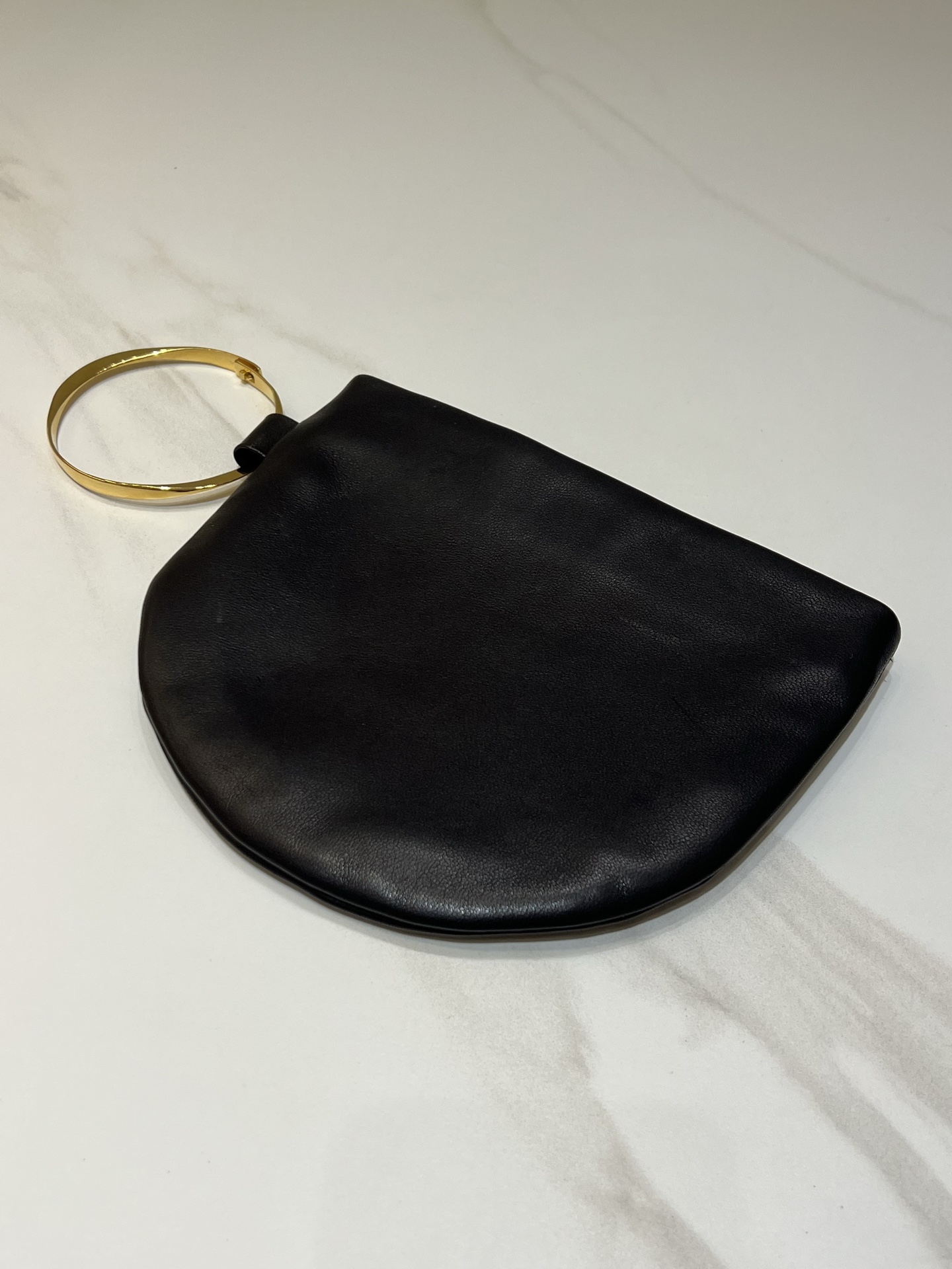 ザ・ロウ ジオ ブレスレット クラッチレザー ブラック W1793L148BAG 詳細画像 2