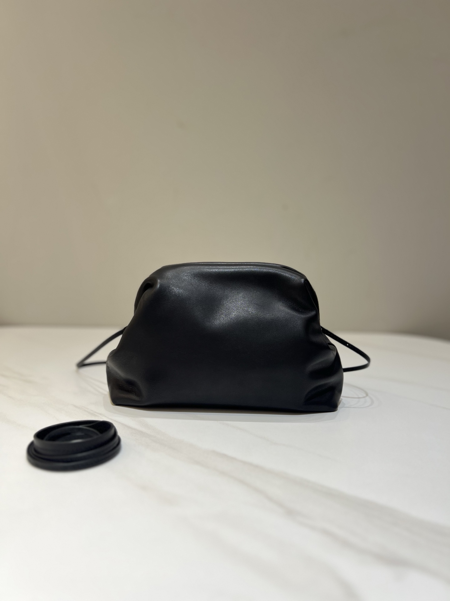 ザ・ロウ ミラ クラッチ ブラック W1781L72BAG 詳細画像 1