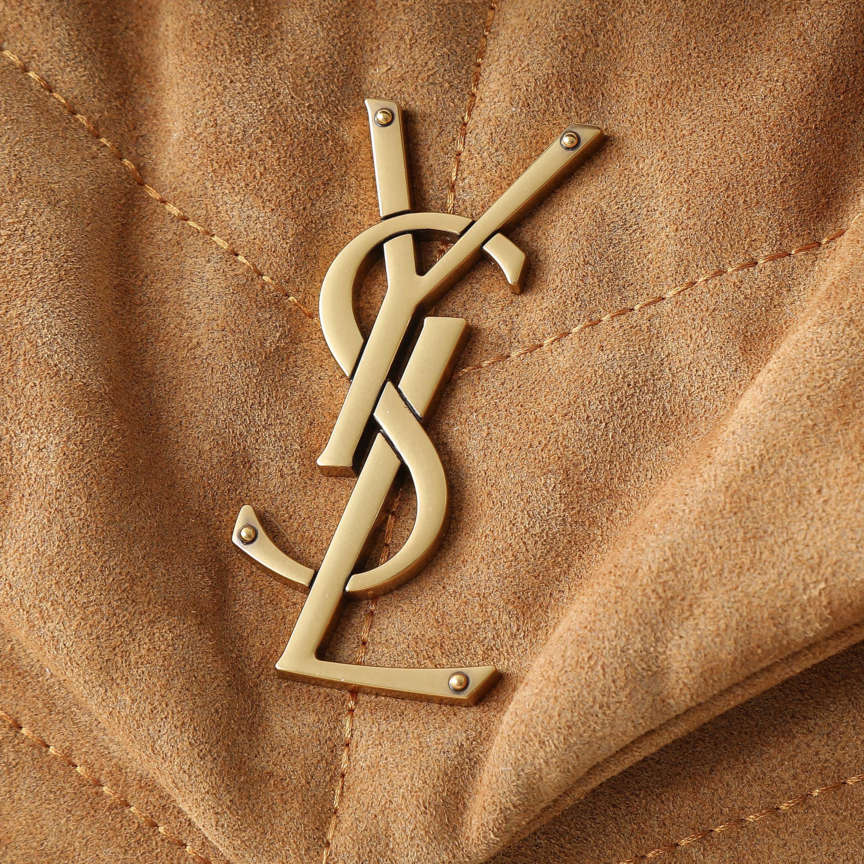 YSL サンローラン スモール パファー スエード 5774761U8377761 詳細画像 2