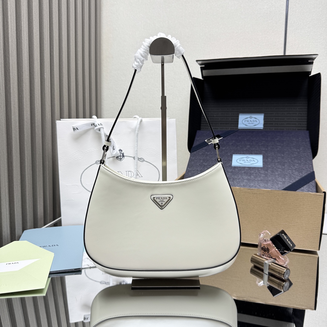 プラダ クレオ ブラッシュドレザー ショルダーバッグ 1BC499_ZO6_F0PG7_V_OOO 詳細画像 1