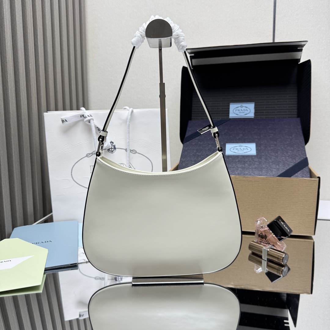 プラダ クレオ ブラッシュドレザー ショルダーバッグ 1BC499_ZO6_F0PG7_V_OOO 詳細画像 2