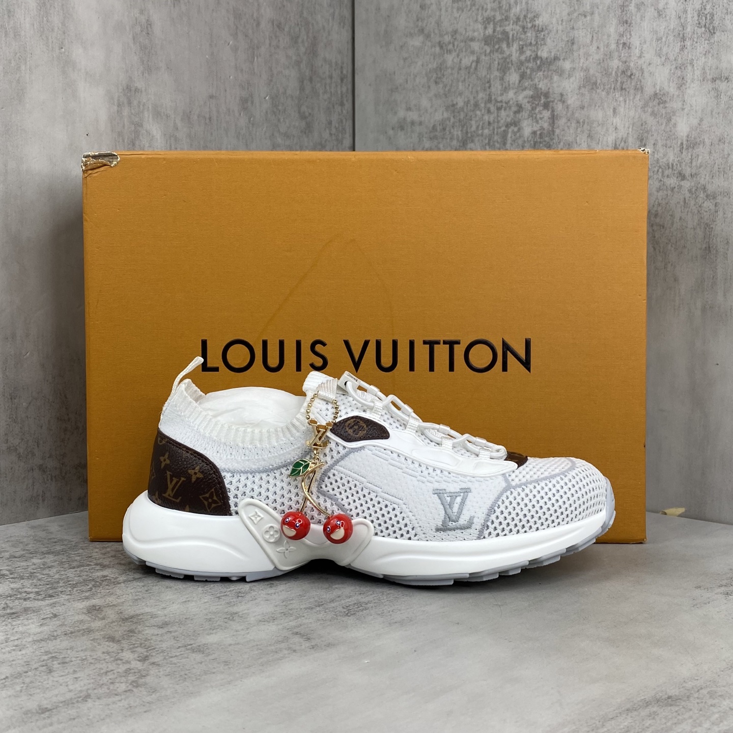 ルイ・ヴィトン LV オリンピア スニーカー 1AIEHJ 詳細画像 1