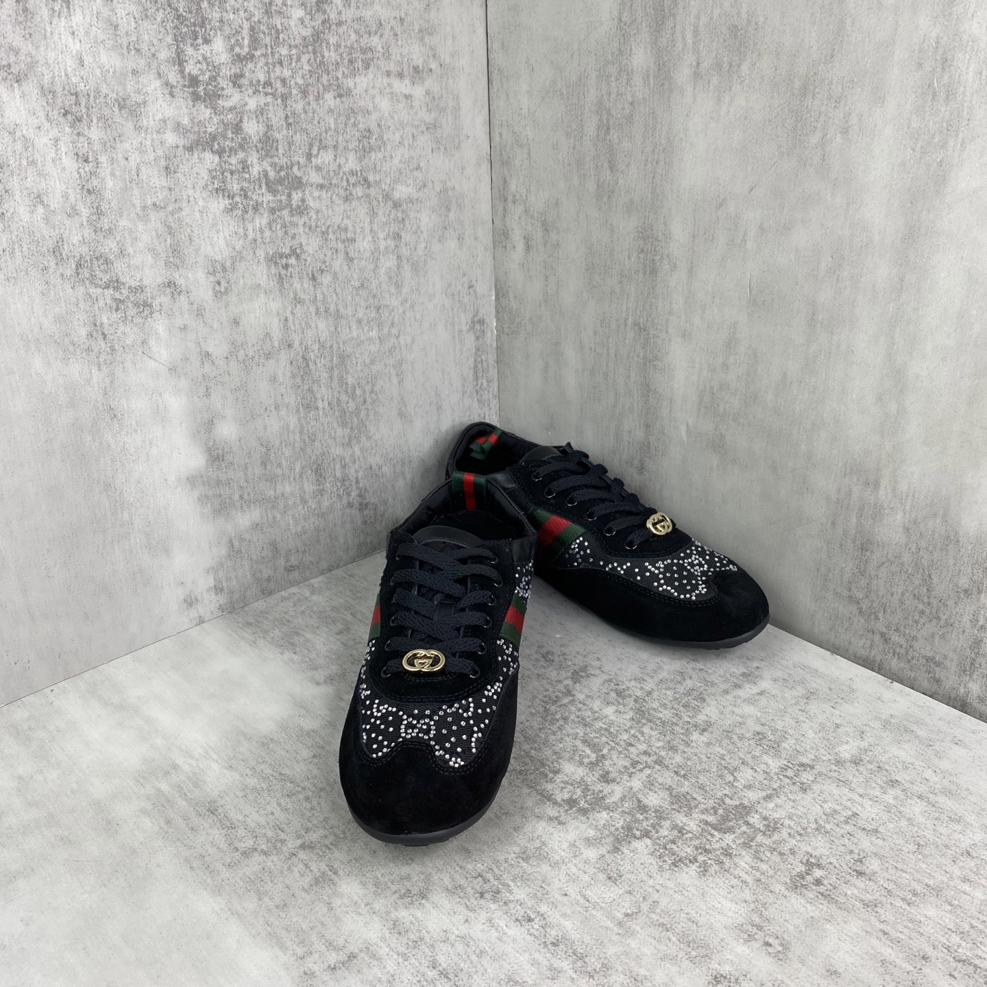 グッチ ドイツ製トレーニングシューズ 859221AAF3W9165 詳細画像 1