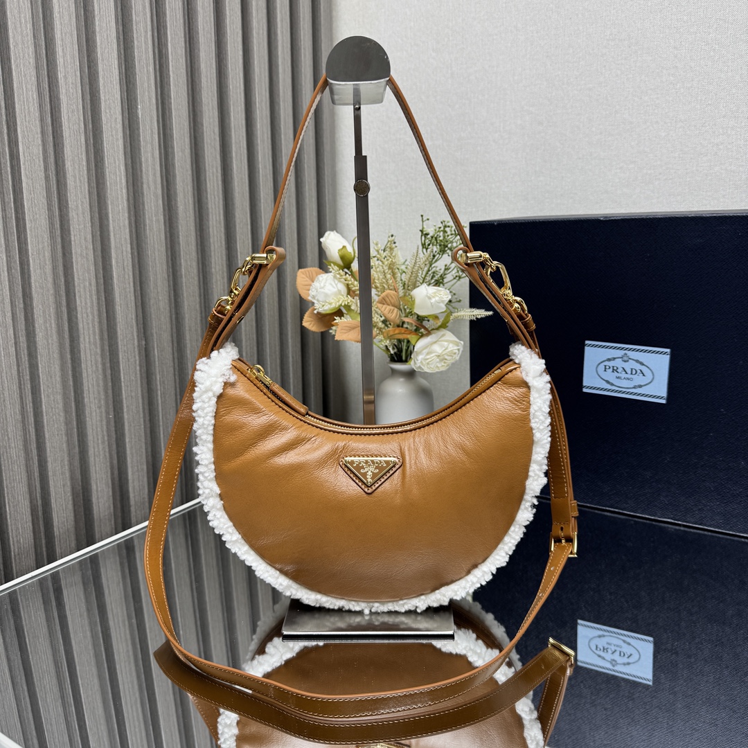 プラダ ラムスキン ショルダーバッグ 1BC194 詳細画像 1