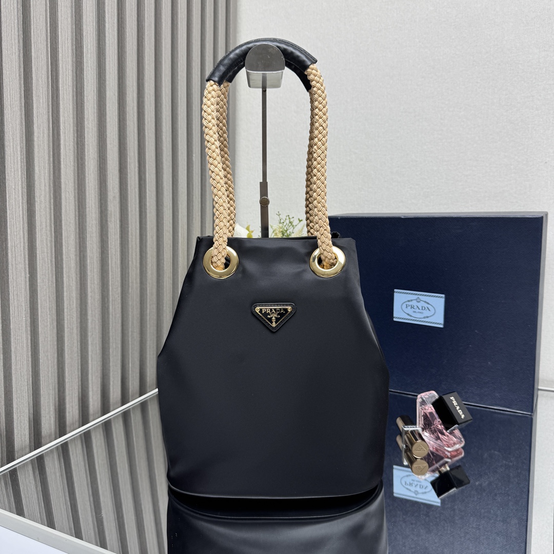 プラダ スエード バケットバッグ 1BE082 詳細画像 1
