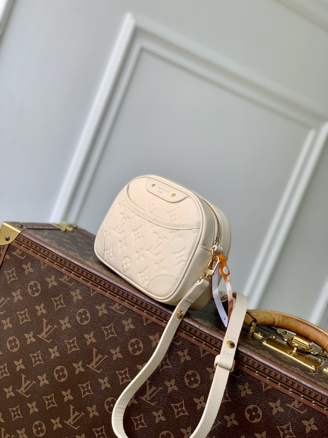 ルイ・ヴィトン オデオン BB モノグラム・アンプラント クリーム ベージュ M26509 詳細画像 2
