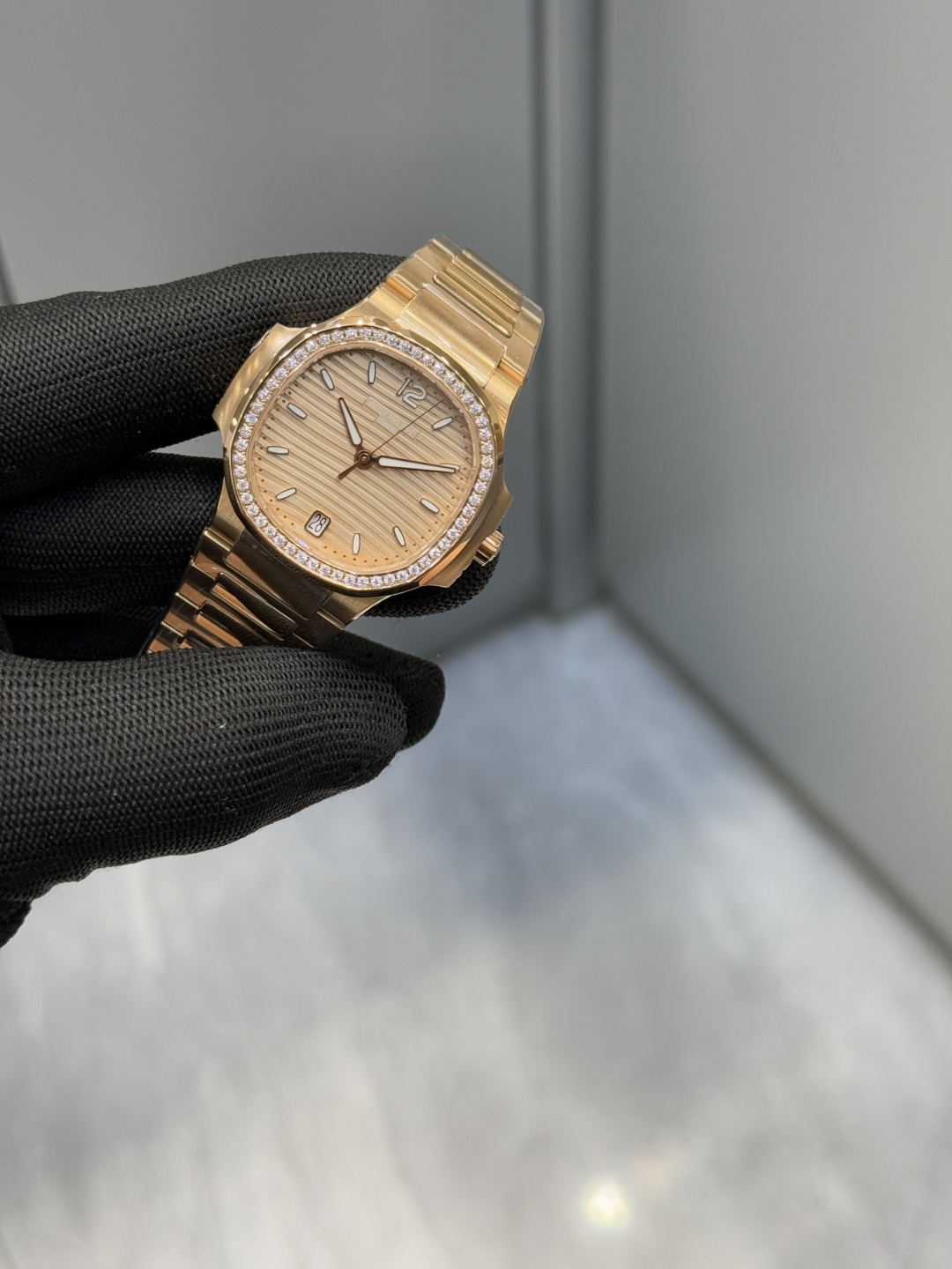 パテック フィリップ ノーチラス 35.2mm レディース 画像 4