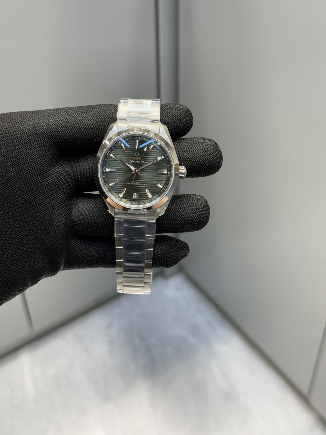オメガ シーマスター アクアテラ 150M コーアクシャル 41mm キャリバー 8900 詳細画像 1