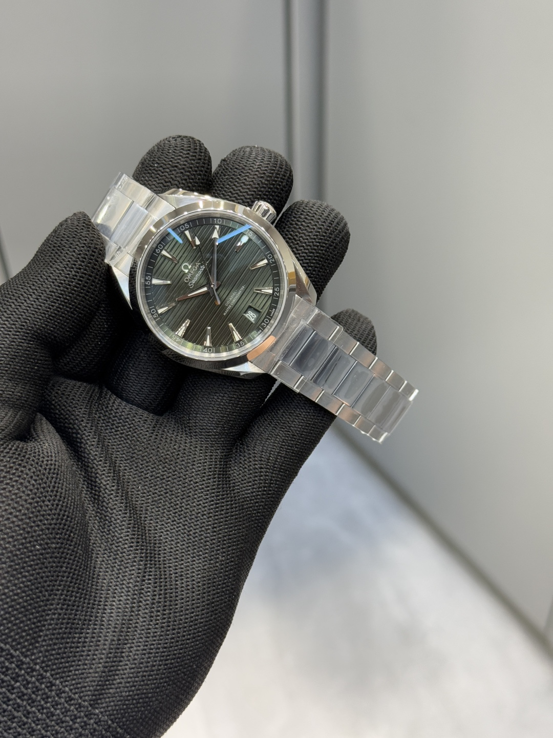 オメガ シーマスター アクアテラ 150M コーアクシャル 41mm キャリバー 8900 詳細画像 3