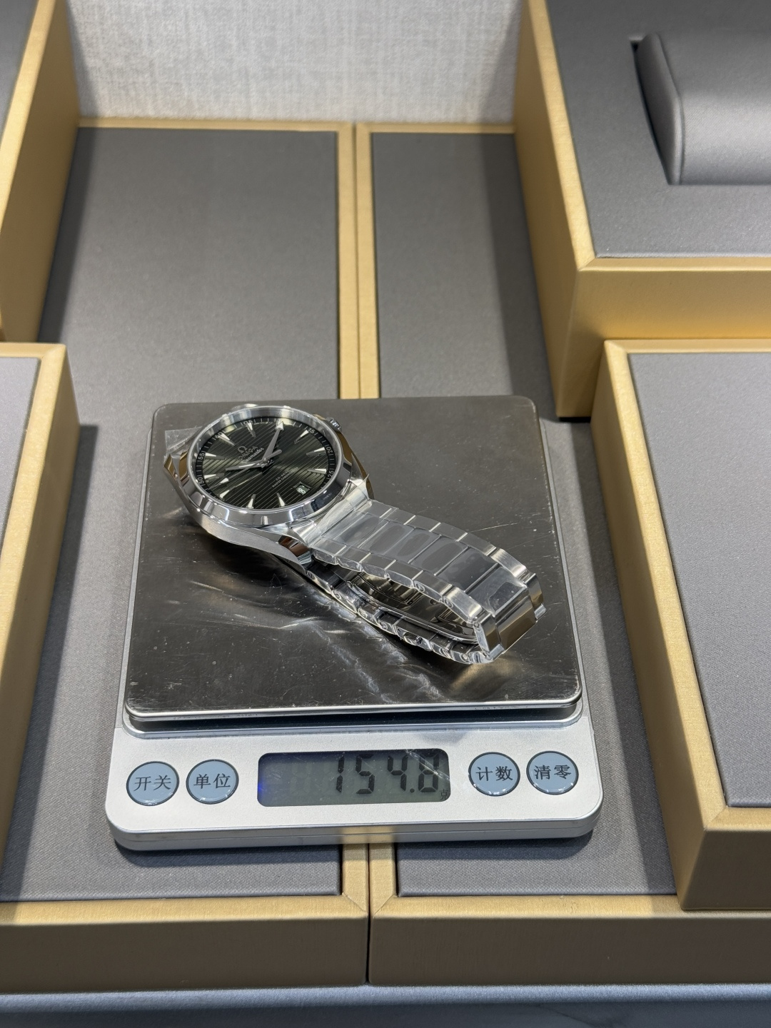 オメガ シーマスター アクアテラ 150M コーアクシャル 41mm キャリバー 8900 画像 7