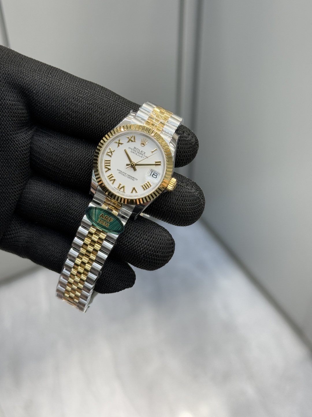 ロレックス デイトジャスト 31mm ホワイト ローマンダイヤル 画像 4