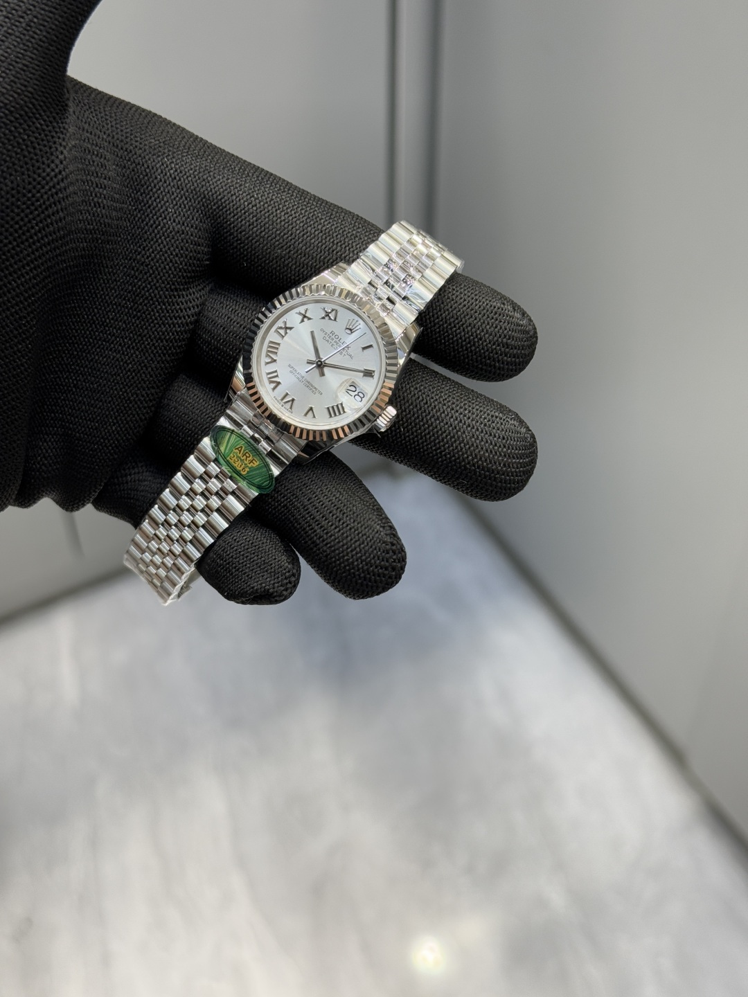 ロレックス デイトジャスト 31mm シルバーダイヤル 画像 4