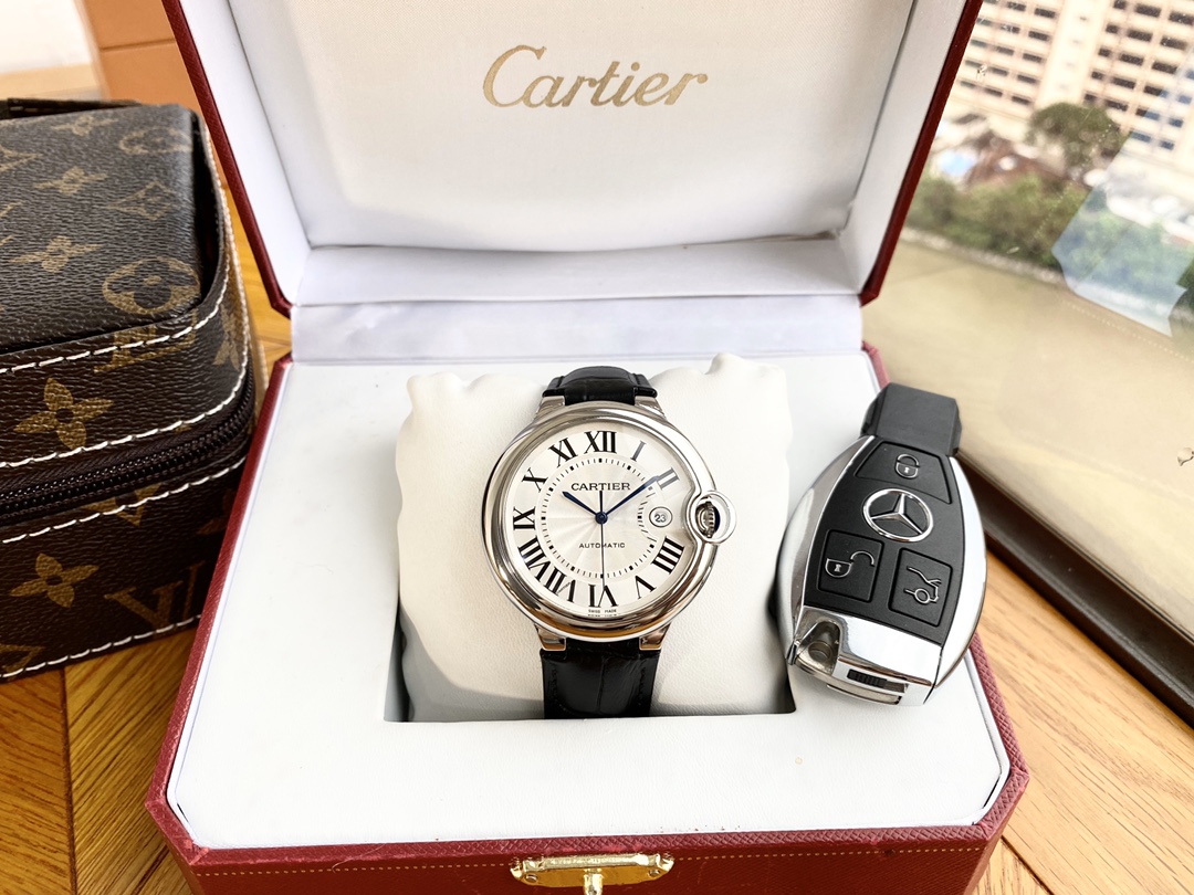 カルティエ バロン ブルー ドゥ カルティエ 42mm シルバー イエローゴールド ウォッチ 画像 4