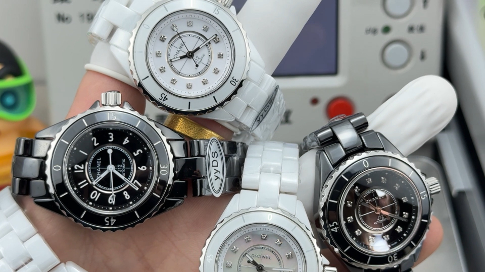 シャネル J12 セラミック シルバー ローズゴールド ウォッチ 画像 9