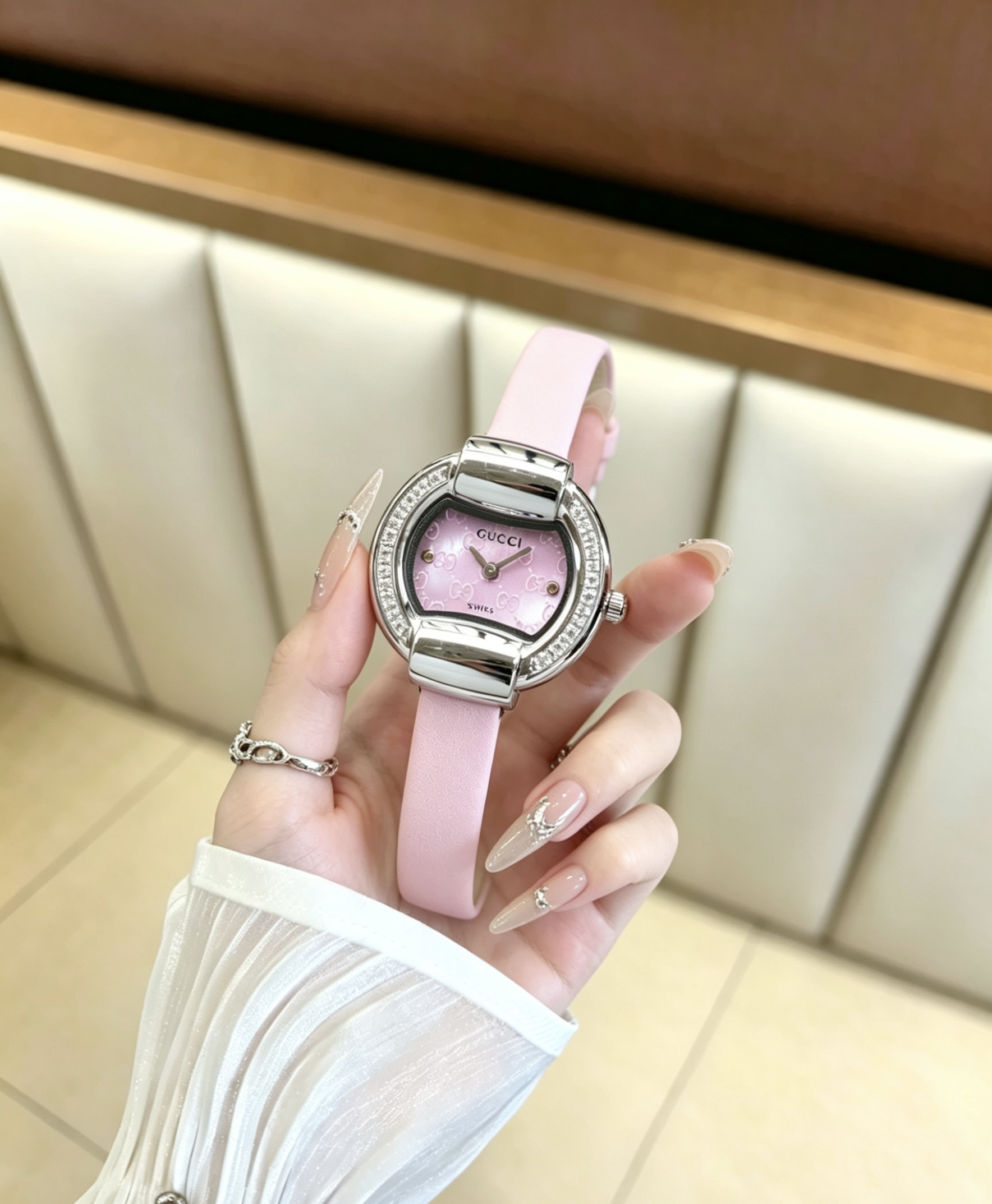 グッチ Gタイムレス GGロゴ クォーツ イエローゴールド シルバー ウォッチ 画像 5
