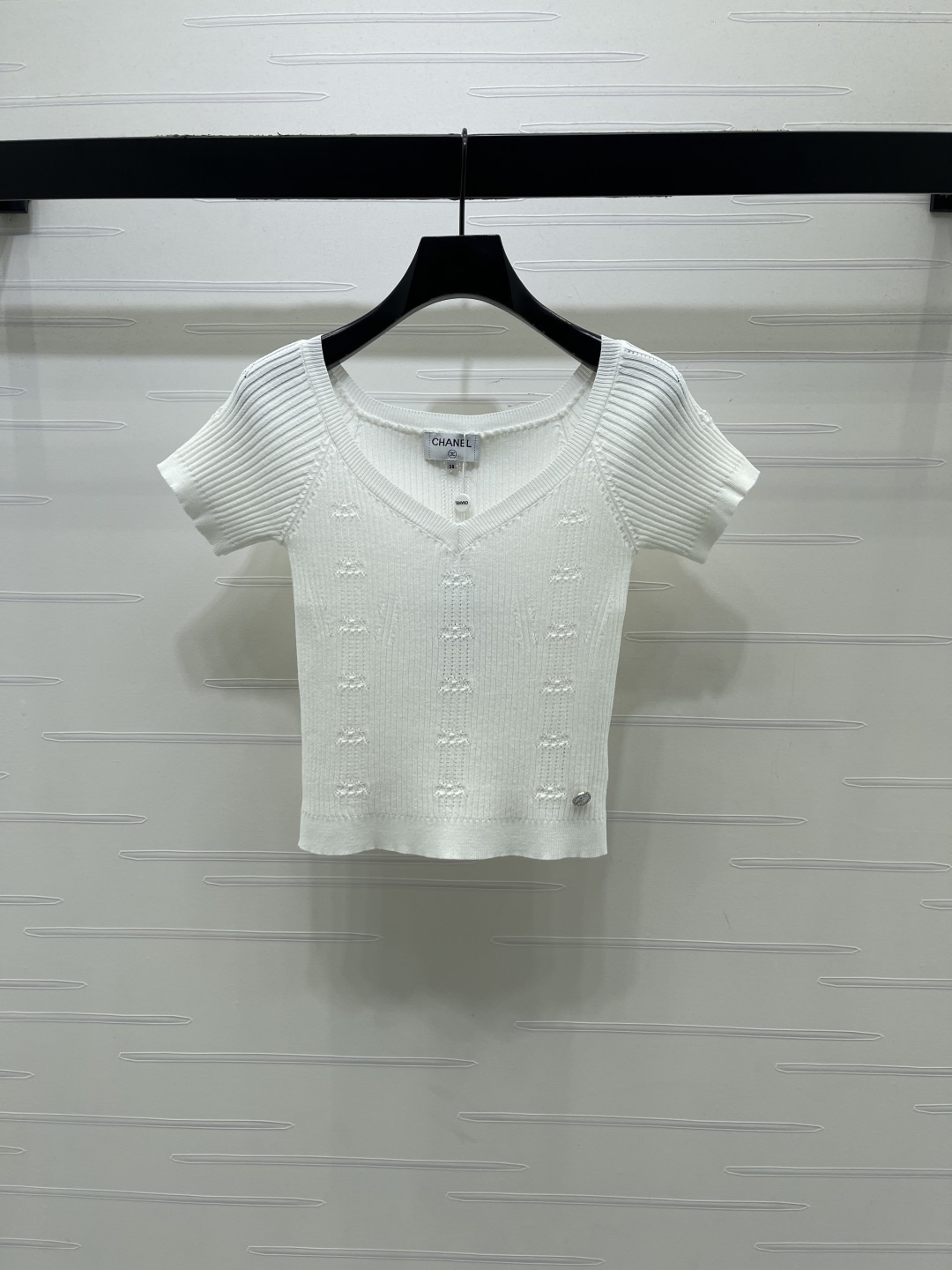 シャネル ロゴ刺繍 Vネック クロップド ニットTシャツ 詳細画像 1