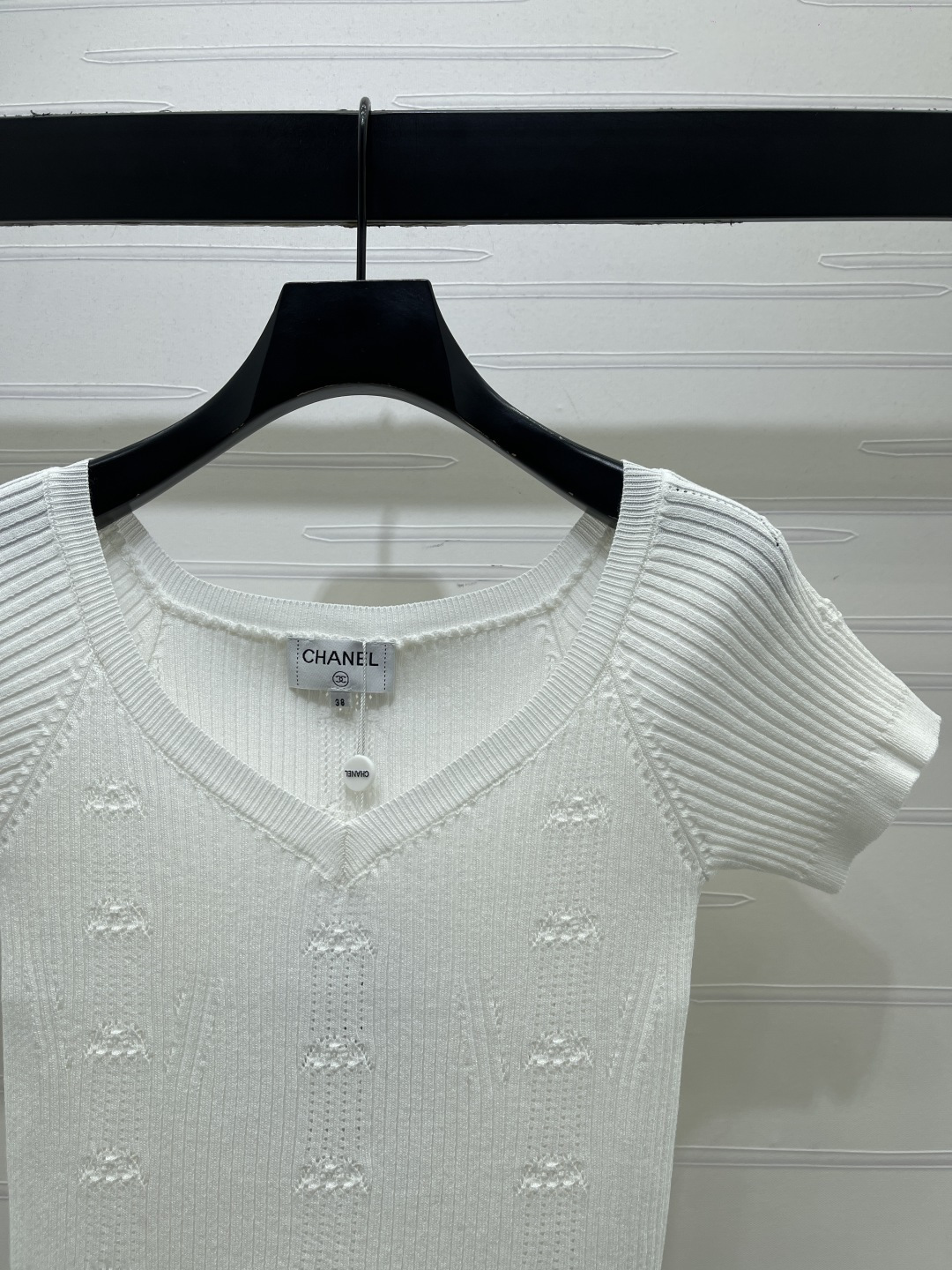 シャネル ロゴ刺繍 Vネック クロップド ニットTシャツ 詳細画像 3